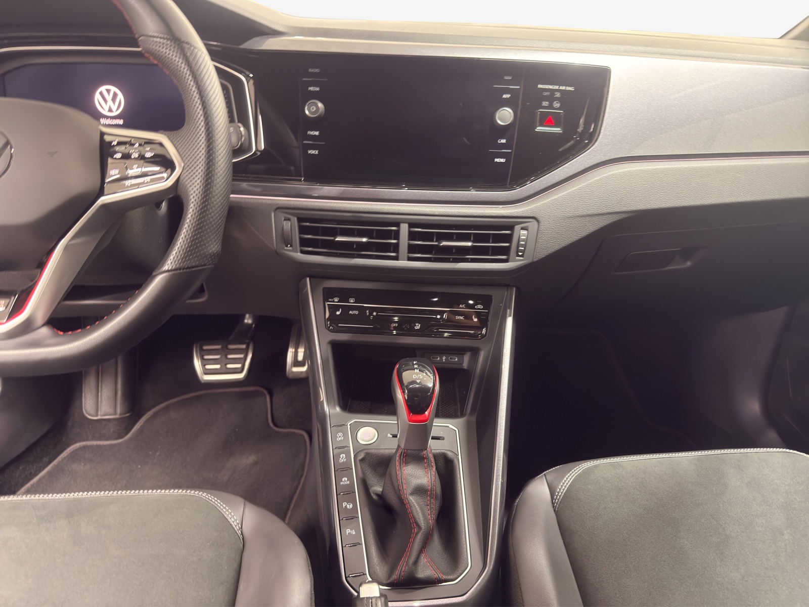 VW Polo 2.0 TSI GTI DSG-image-10