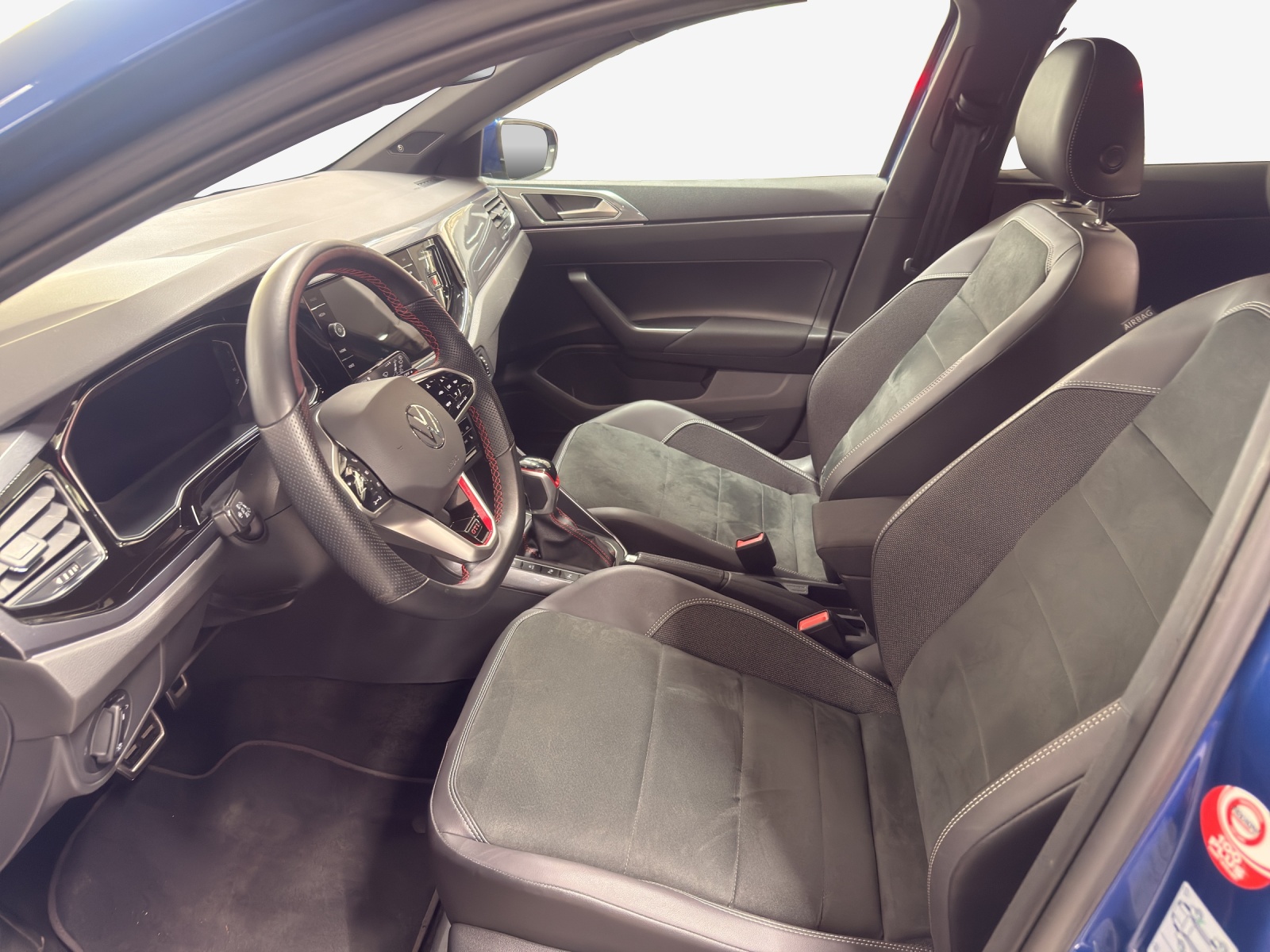 VW Polo 2.0 TSI GTI DSG-image-7