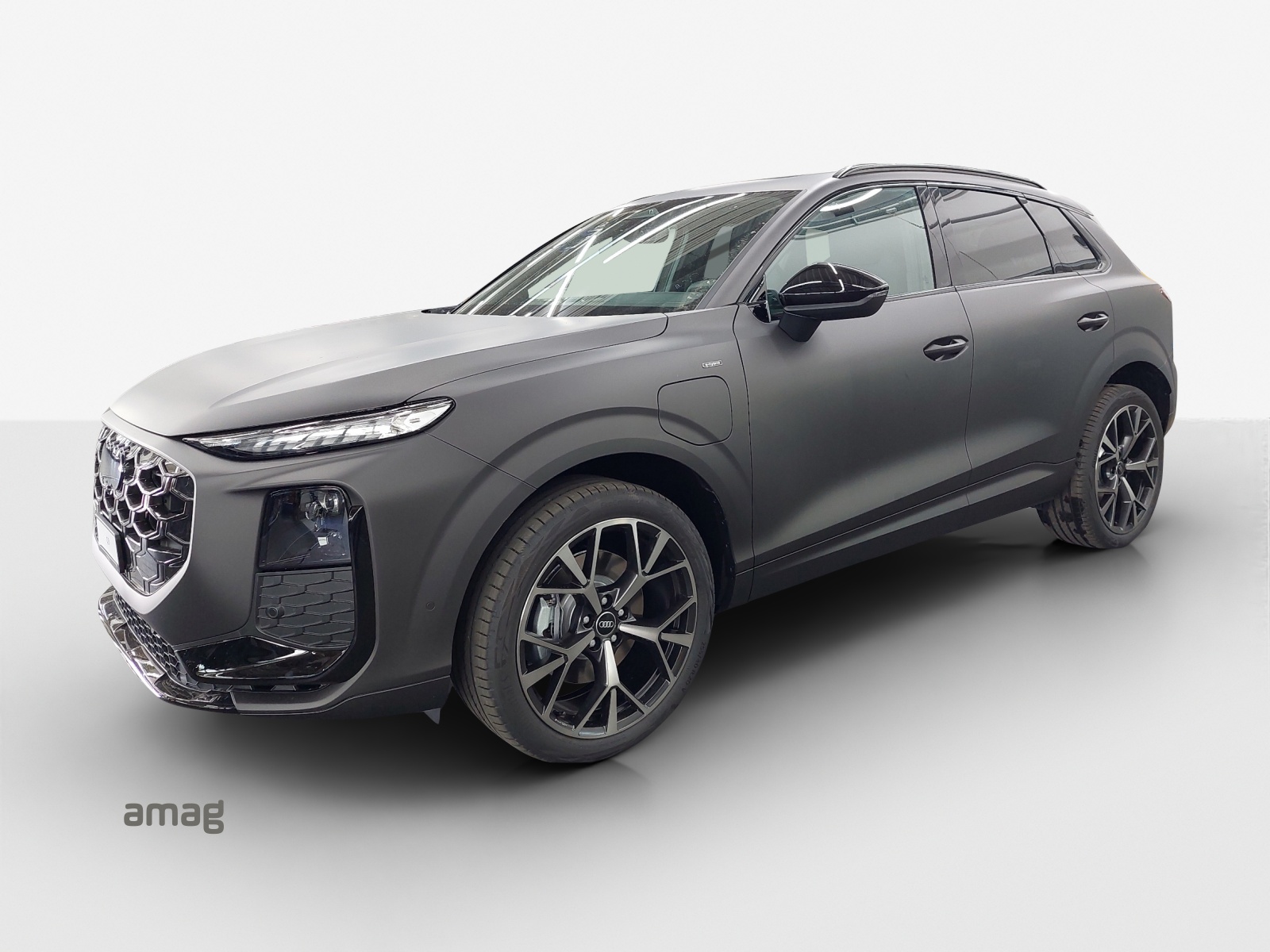 AUDI Q3 SUV e-hybrid 200 kW S tronig-image-0