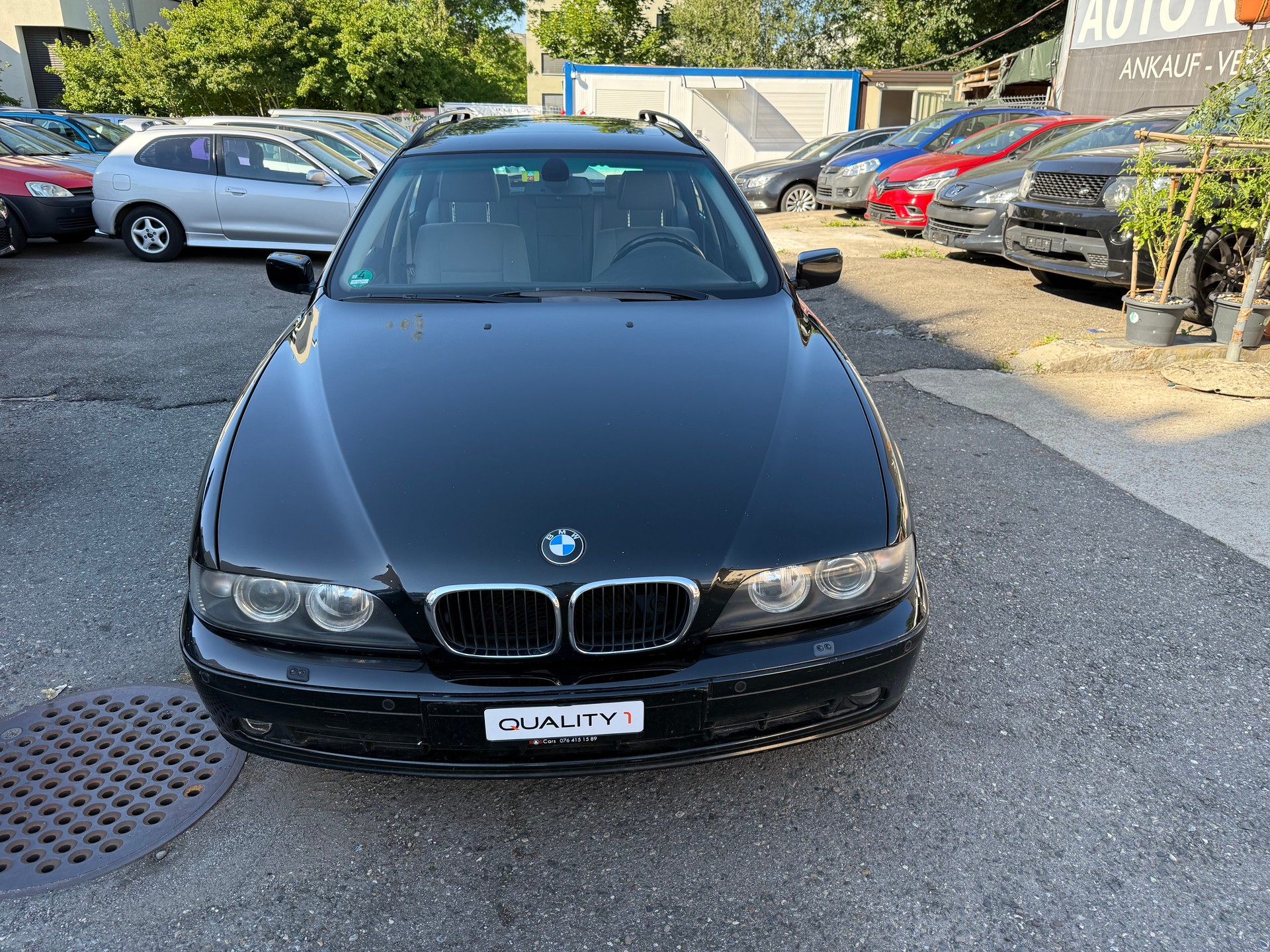 BMW 520i Touring-image-0