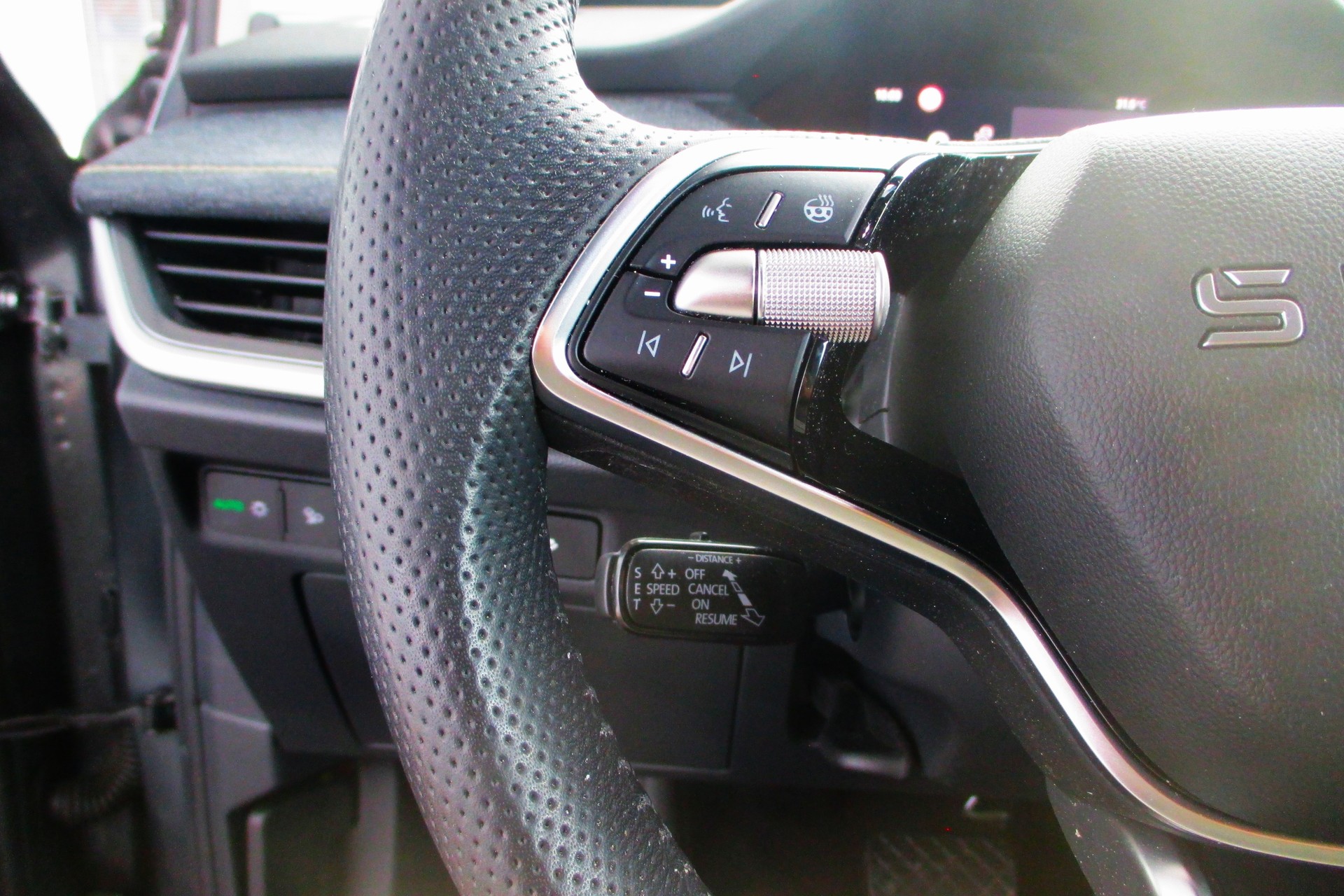 SKODA Elroq 85-image-6