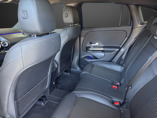 MERCEDES-BENZ EQA 300 4Matic-image-5