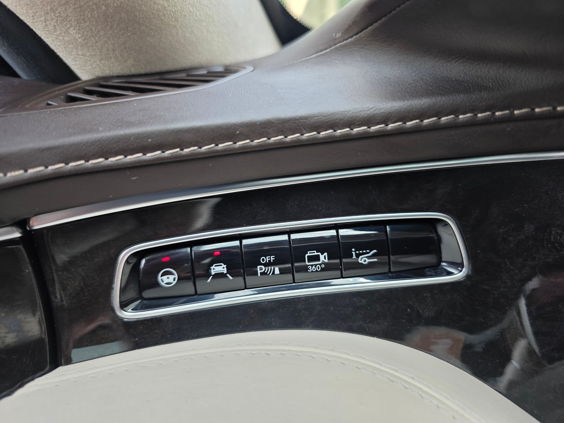 MERCEDES-BENZ S 500 Coupé 4Matic 7G-Tronic-image-24