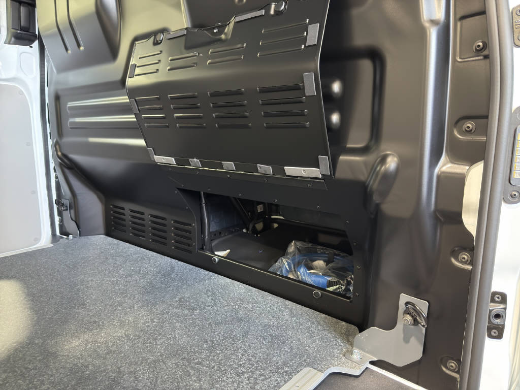 FORD Transit Custom Van 320 L1 2.5 Duratec 233 PS Trend PHEV-image-15