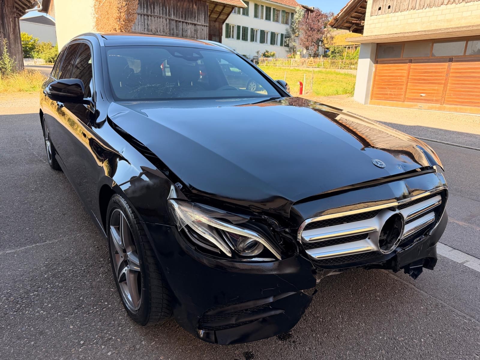 MERCEDES-BENZ E 220 d 4Matic 9G-Tronic-image-4