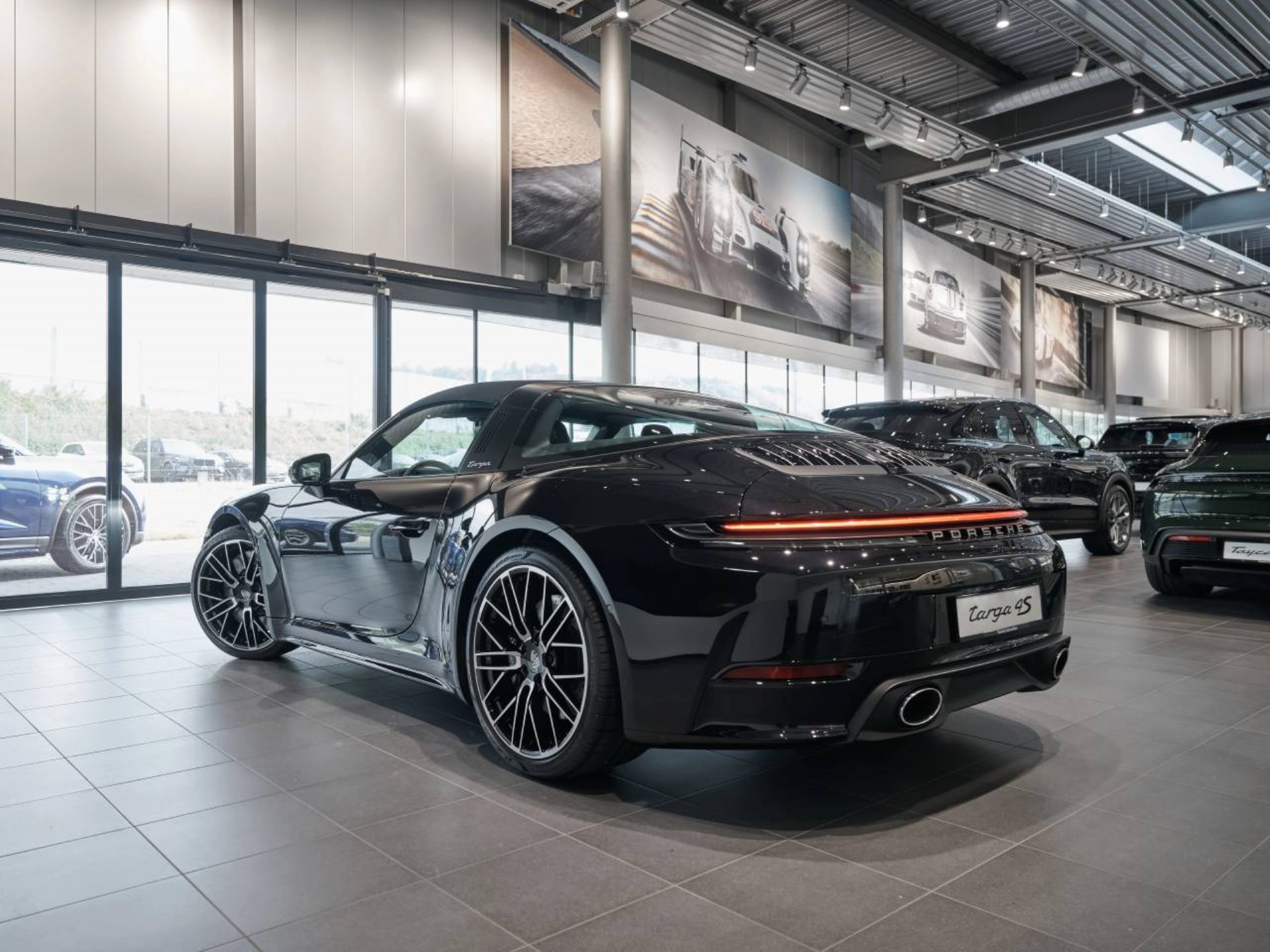 PORSCHE 911 Targa 4S-image-14