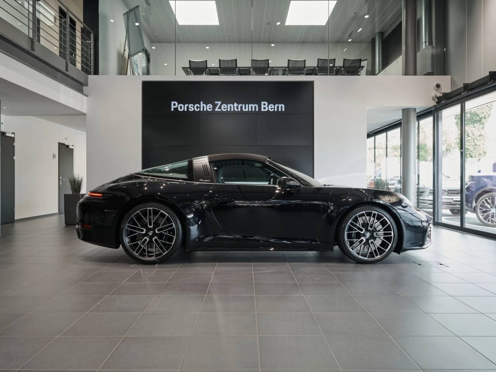 PORSCHE 911 Targa 4S-image-11