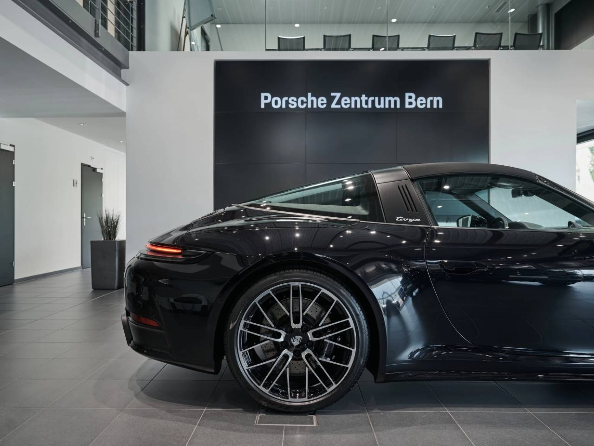 PORSCHE 911 Targa 4S-image-19