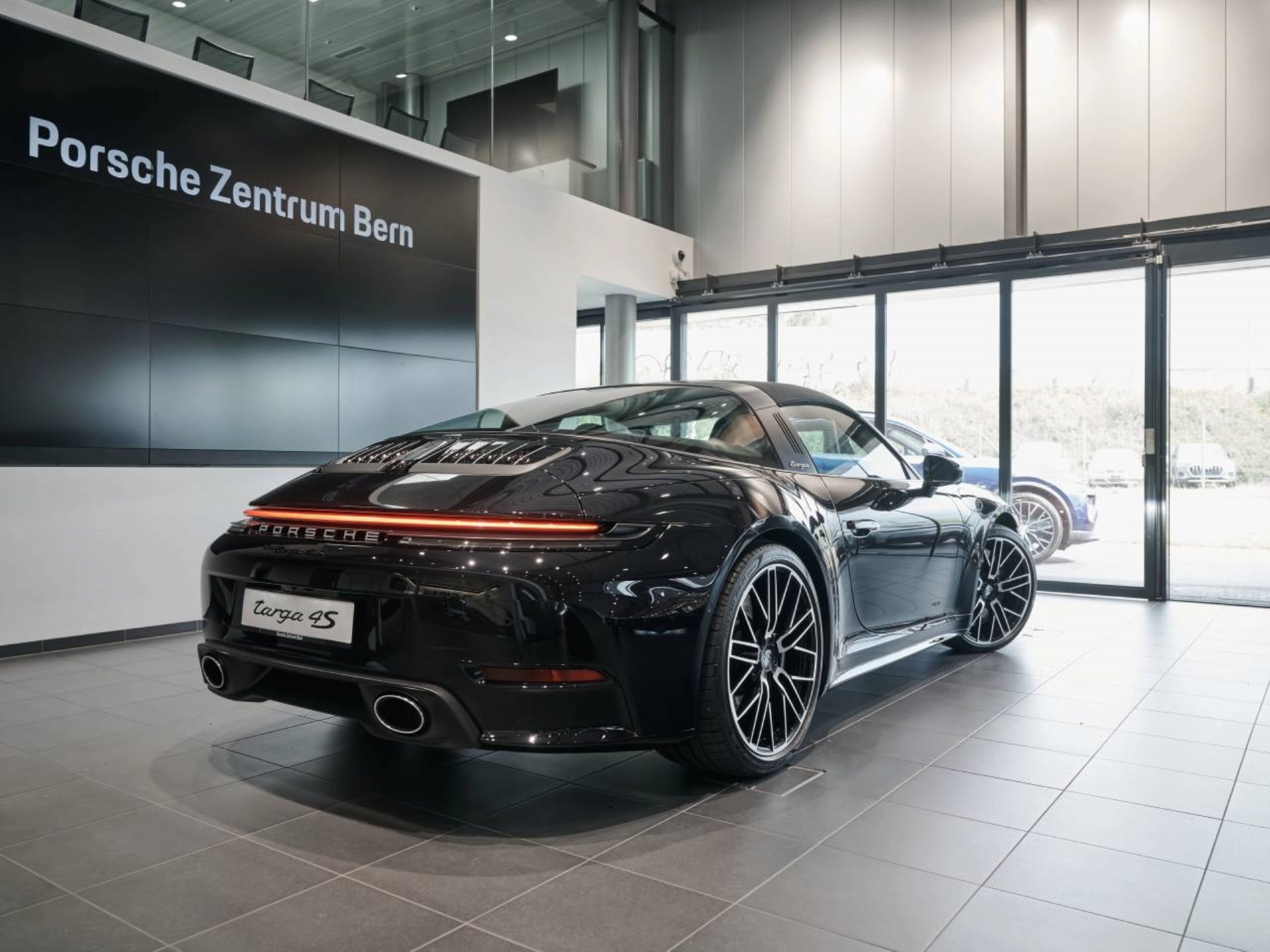 PORSCHE 911 Targa 4S-image-12