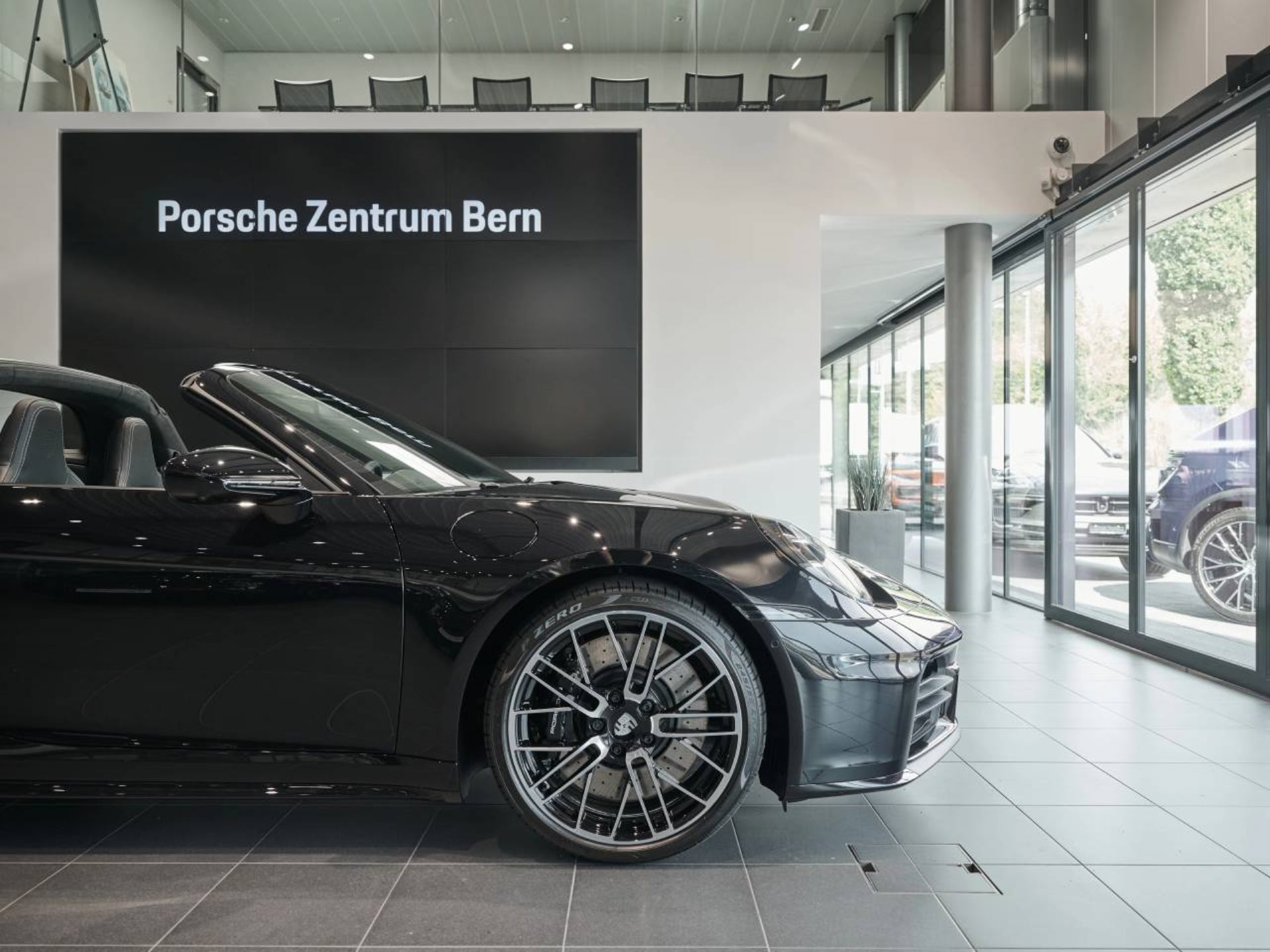 PORSCHE 911 Targa 4S-image-18