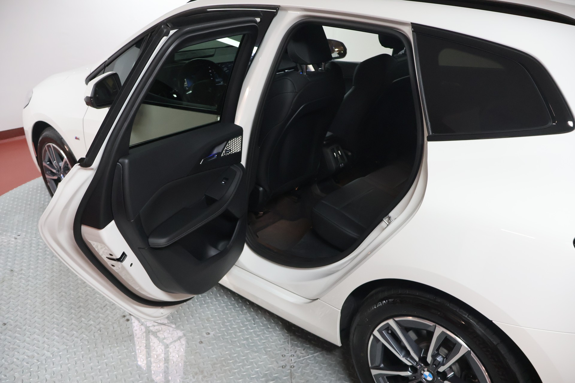BMW 223d Active Tourer xDrive M Sport DKG-image-10