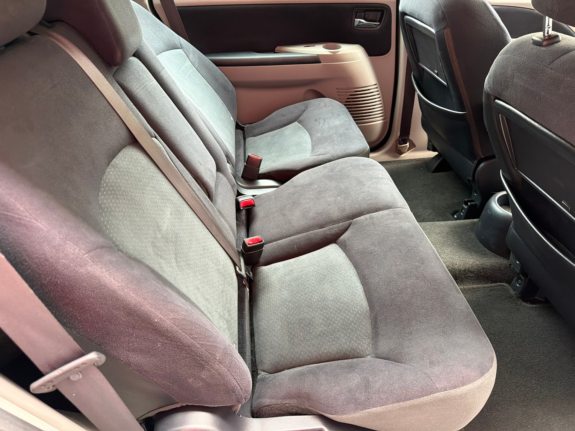MITSUBISHI Grandis 2.0 16V DID Swiss Edition-image-9