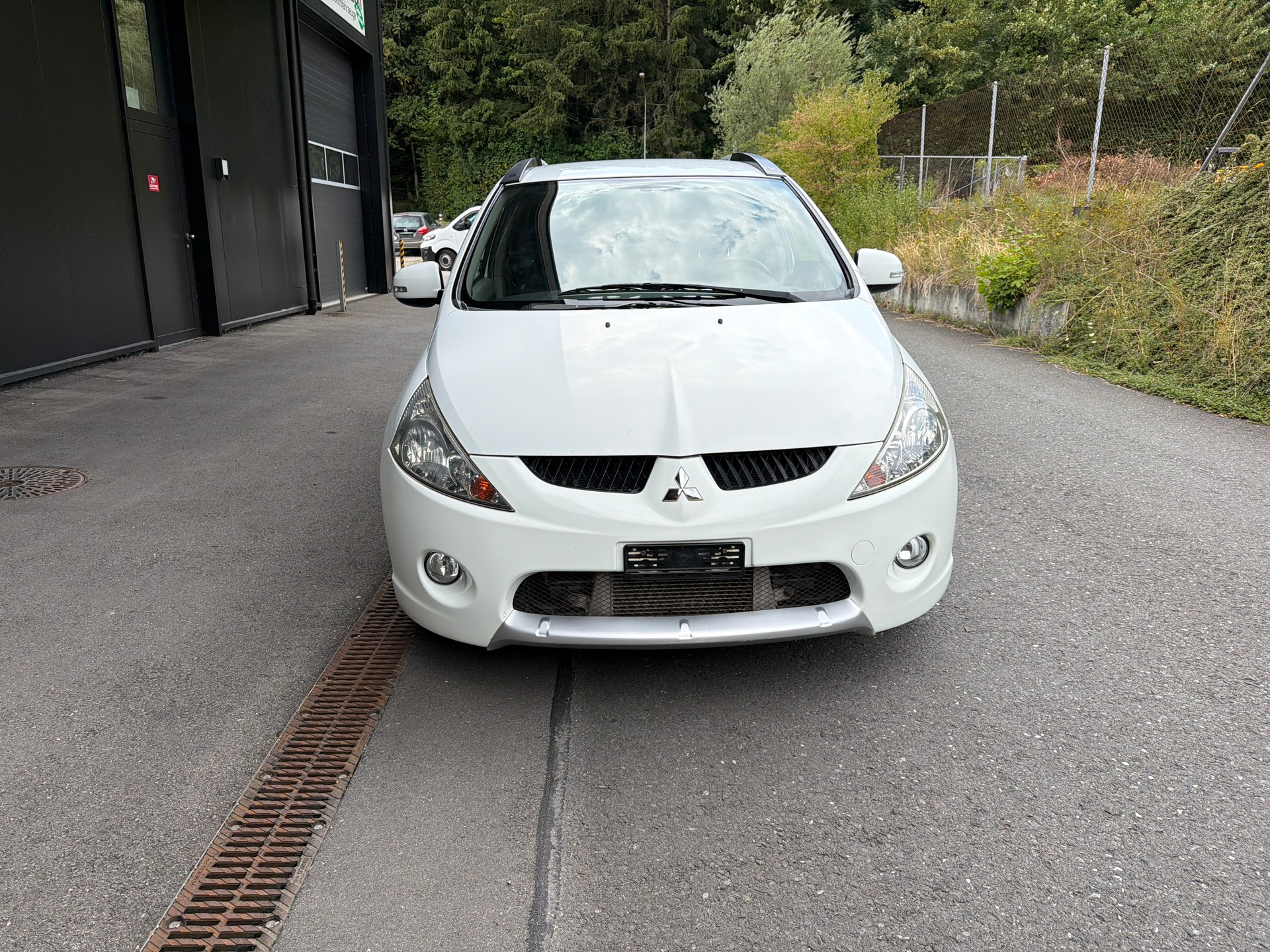 MITSUBISHI Grandis 2.0 16V DID Swiss Edition-image-7
