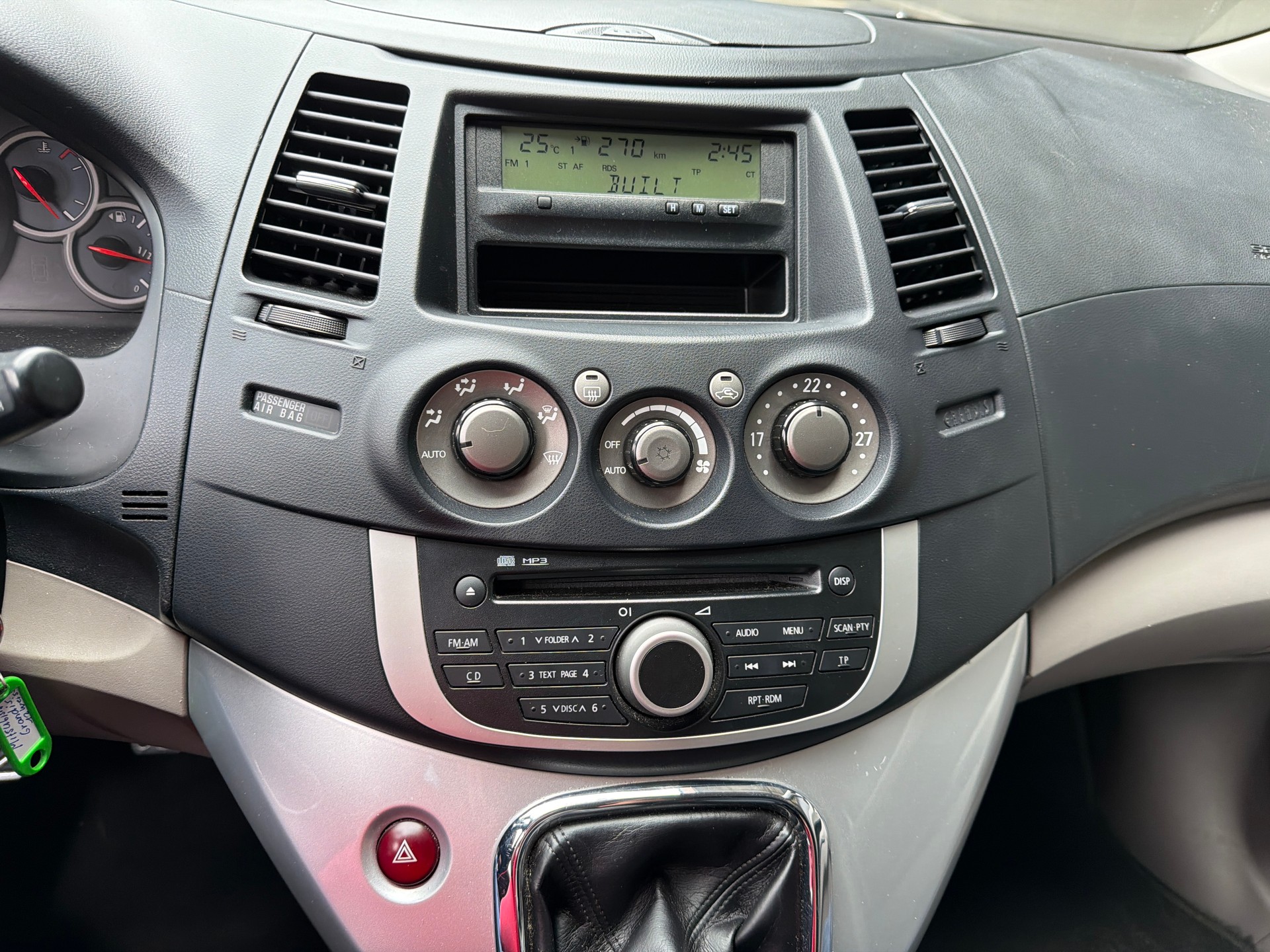 MITSUBISHI Grandis 2.0 16V DID Swiss Edition-image-11