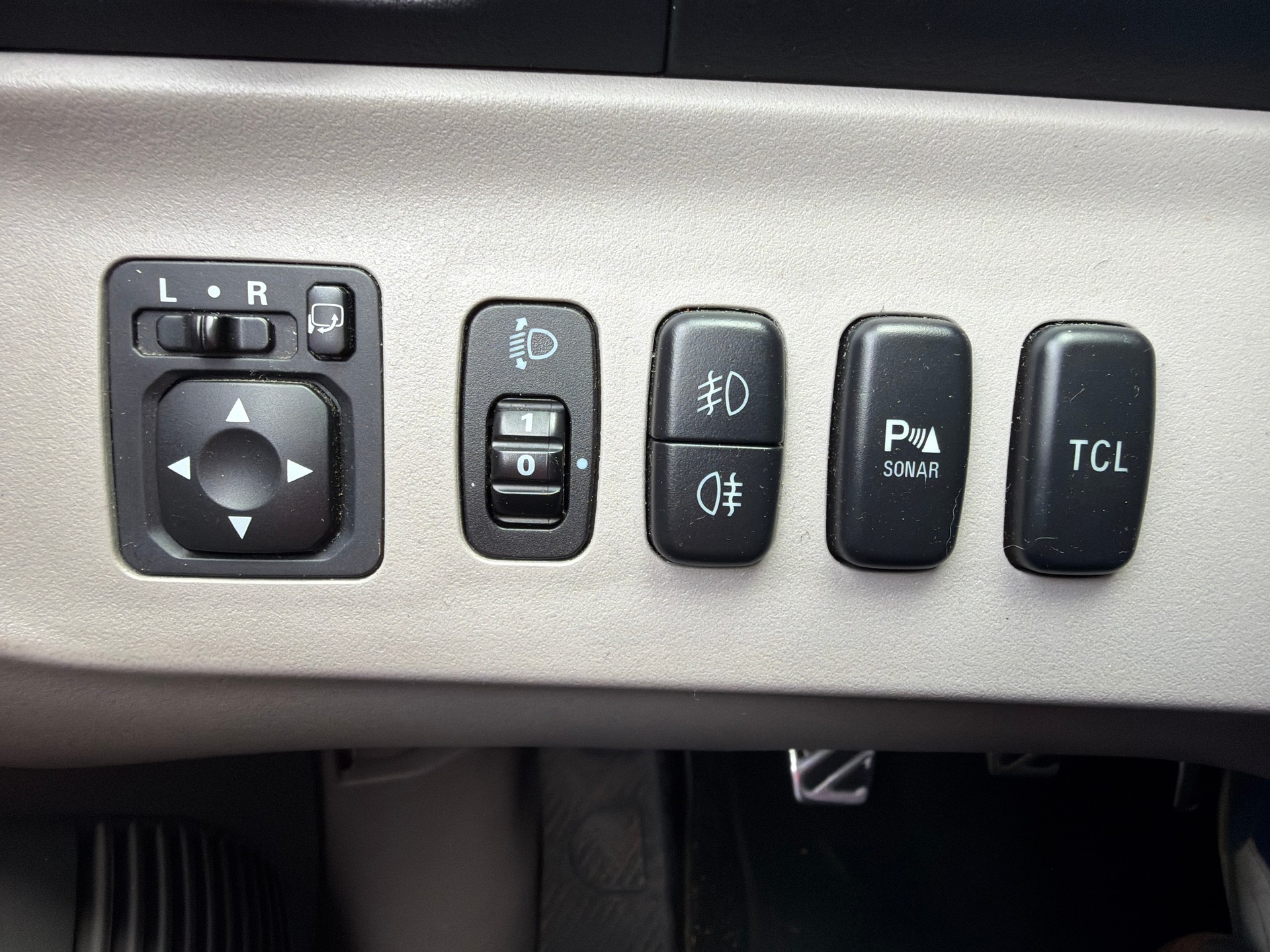 MITSUBISHI Grandis 2.0 16V DID Swiss Edition-image-12
