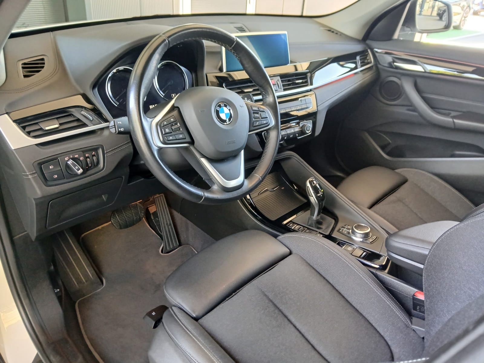 BMW X1 20d xDrive-image-5