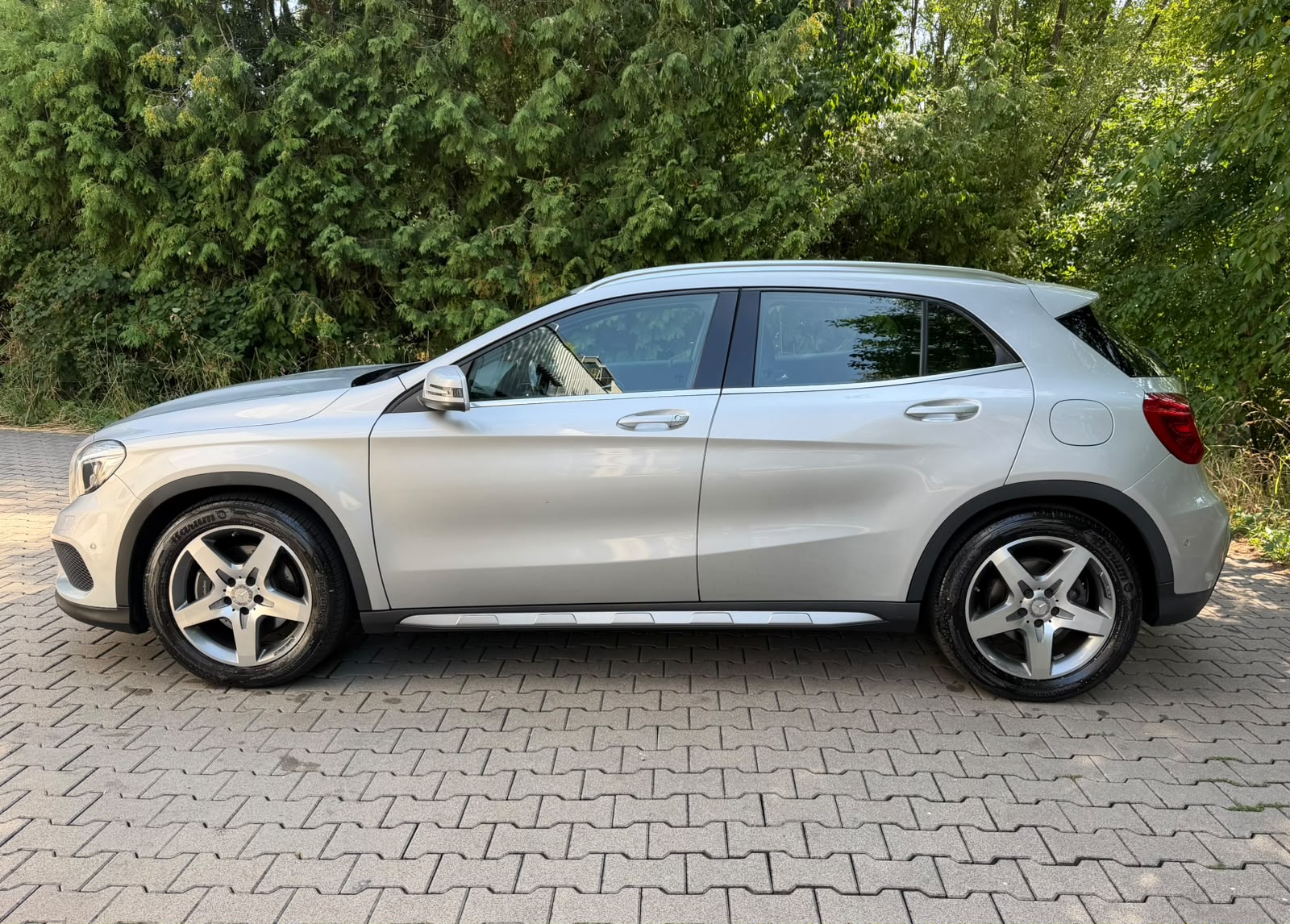 MERCEDES-BENZ GLA 250 AMG Line 4Matic 7G-DCT-image-1
