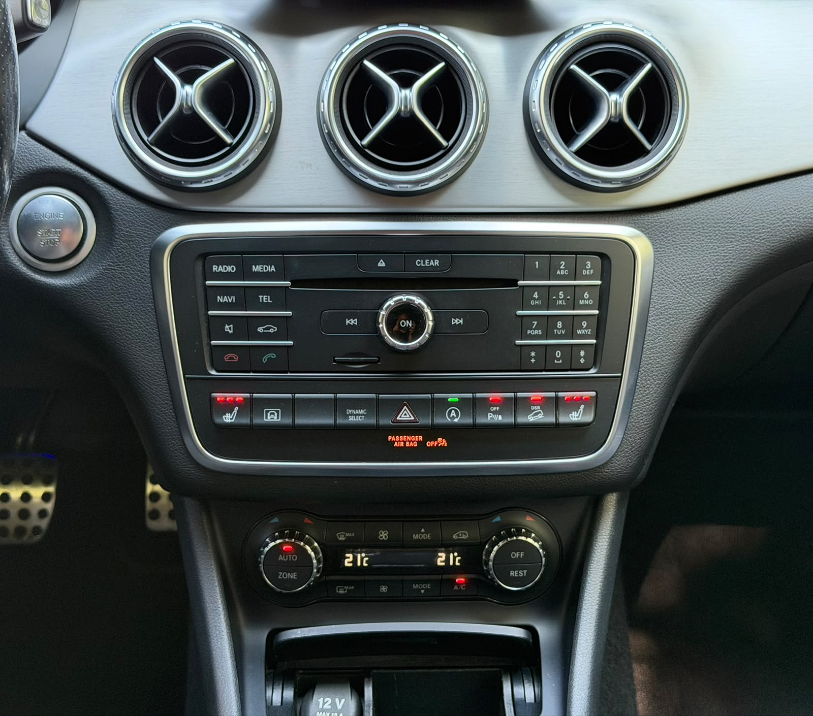 MERCEDES-BENZ GLA 250 AMG Line 4Matic 7G-DCT-image-24