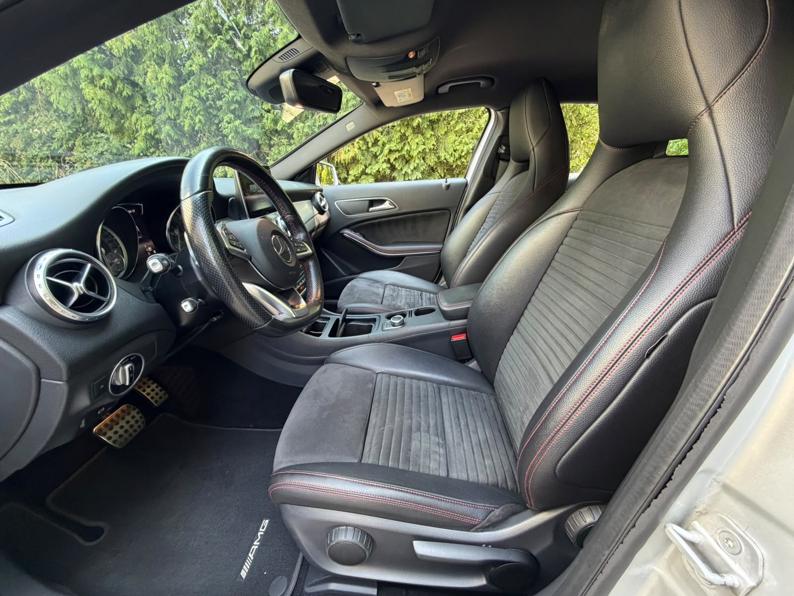 MERCEDES-BENZ GLA 250 AMG Line 4Matic 7G-DCT-image-9
