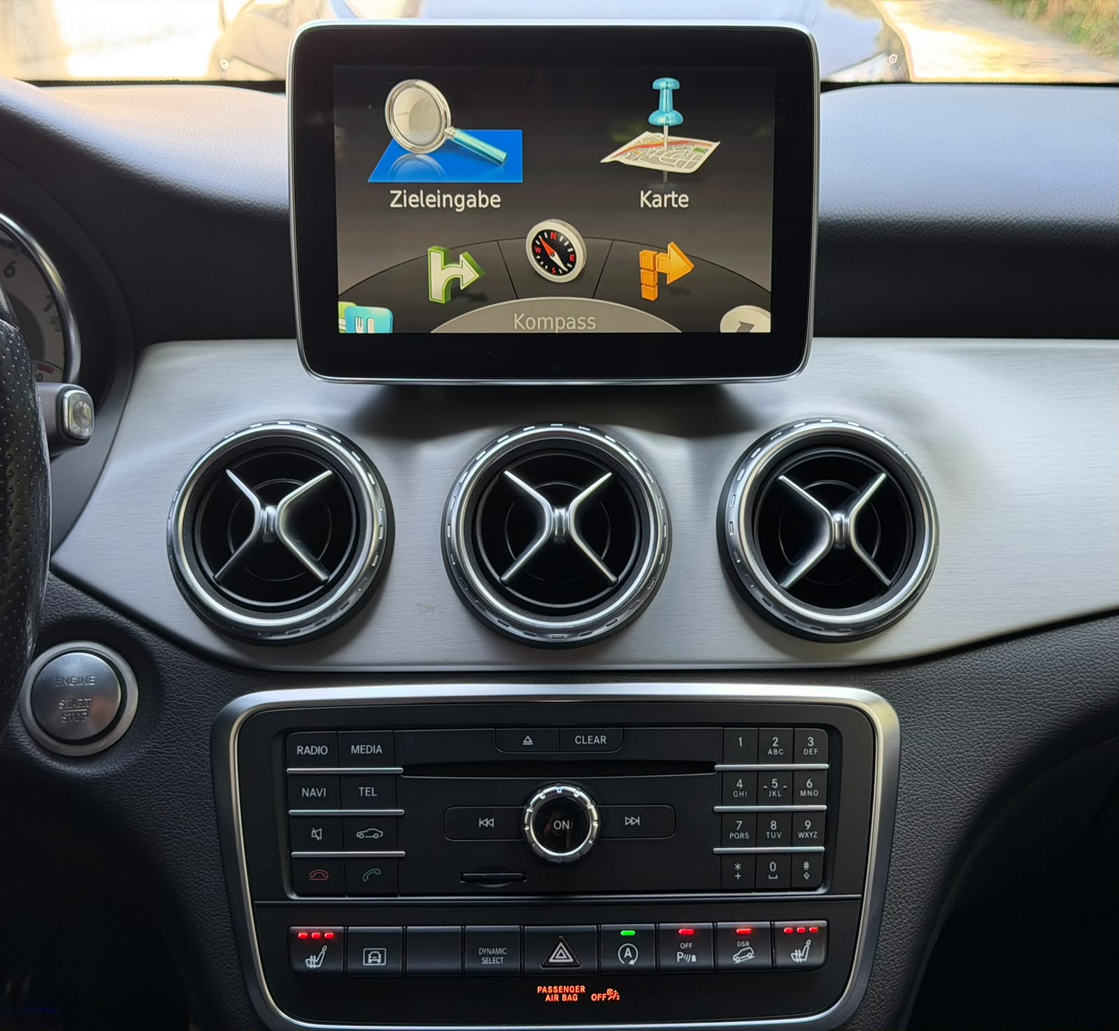 MERCEDES-BENZ GLA 250 AMG Line 4Matic 7G-DCT-image-23