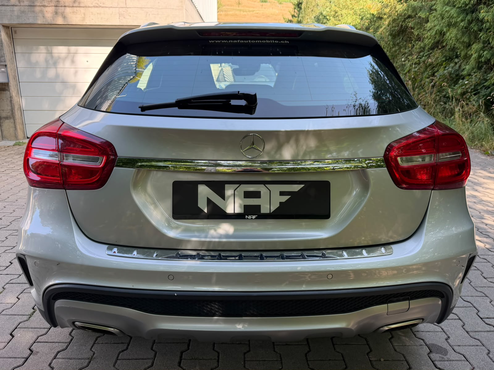 MERCEDES-BENZ GLA 250 AMG Line 4Matic 7G-DCT-image-3