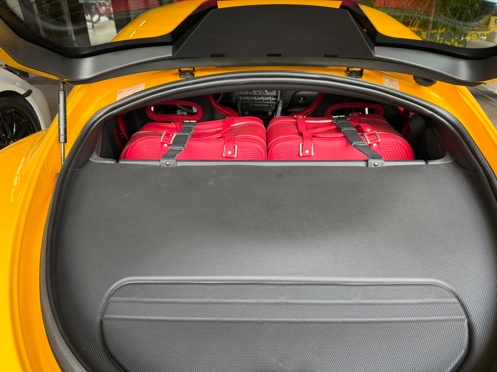 ALFA ROMEO 8C Competizione V8-image-13