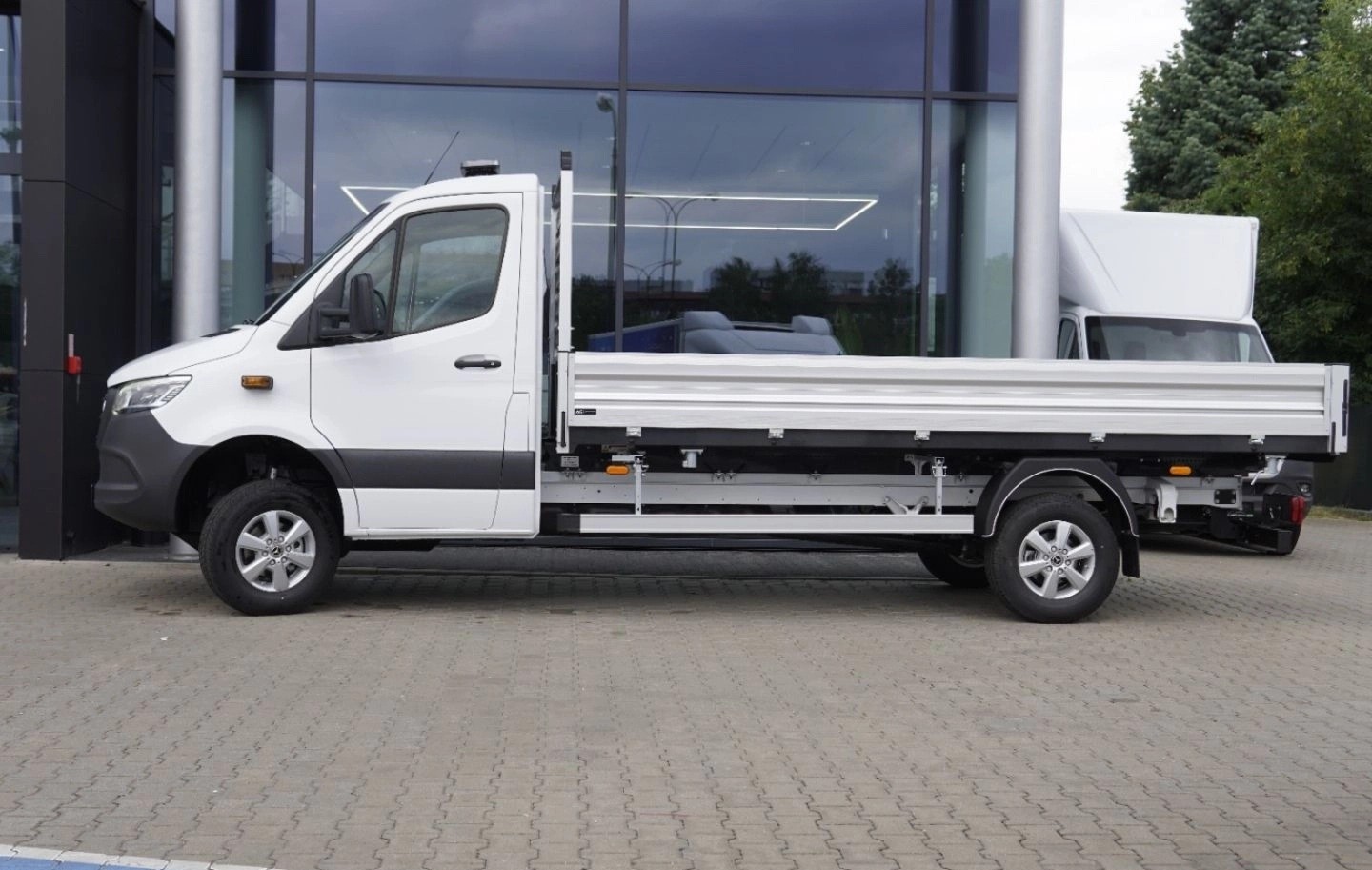 MERCEDES-BENZ Sprinter 319 CDI Standard 9G-TRONIC 4x4 Kipper-image-2