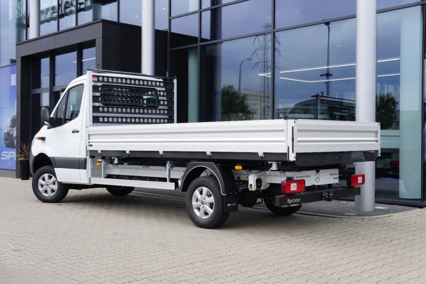 MERCEDES-BENZ Sprinter 319 CDI Standard 9G-TRONIC 4x4 Kipper-image-5