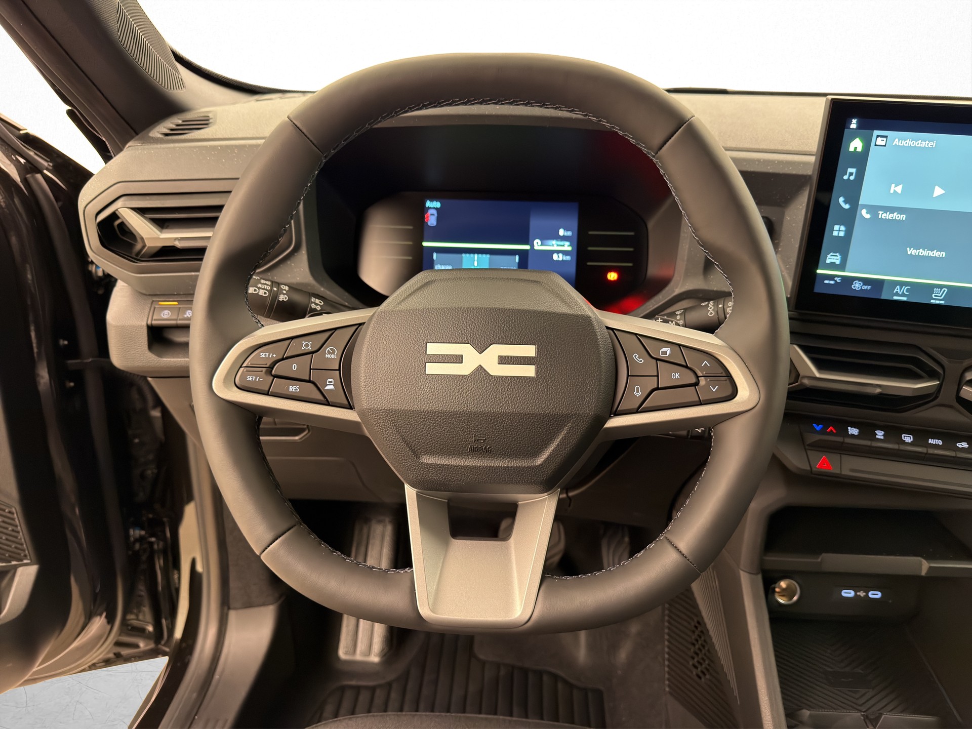 DACIA Duster 1.2 Hybrid Journey 4WD-image-7