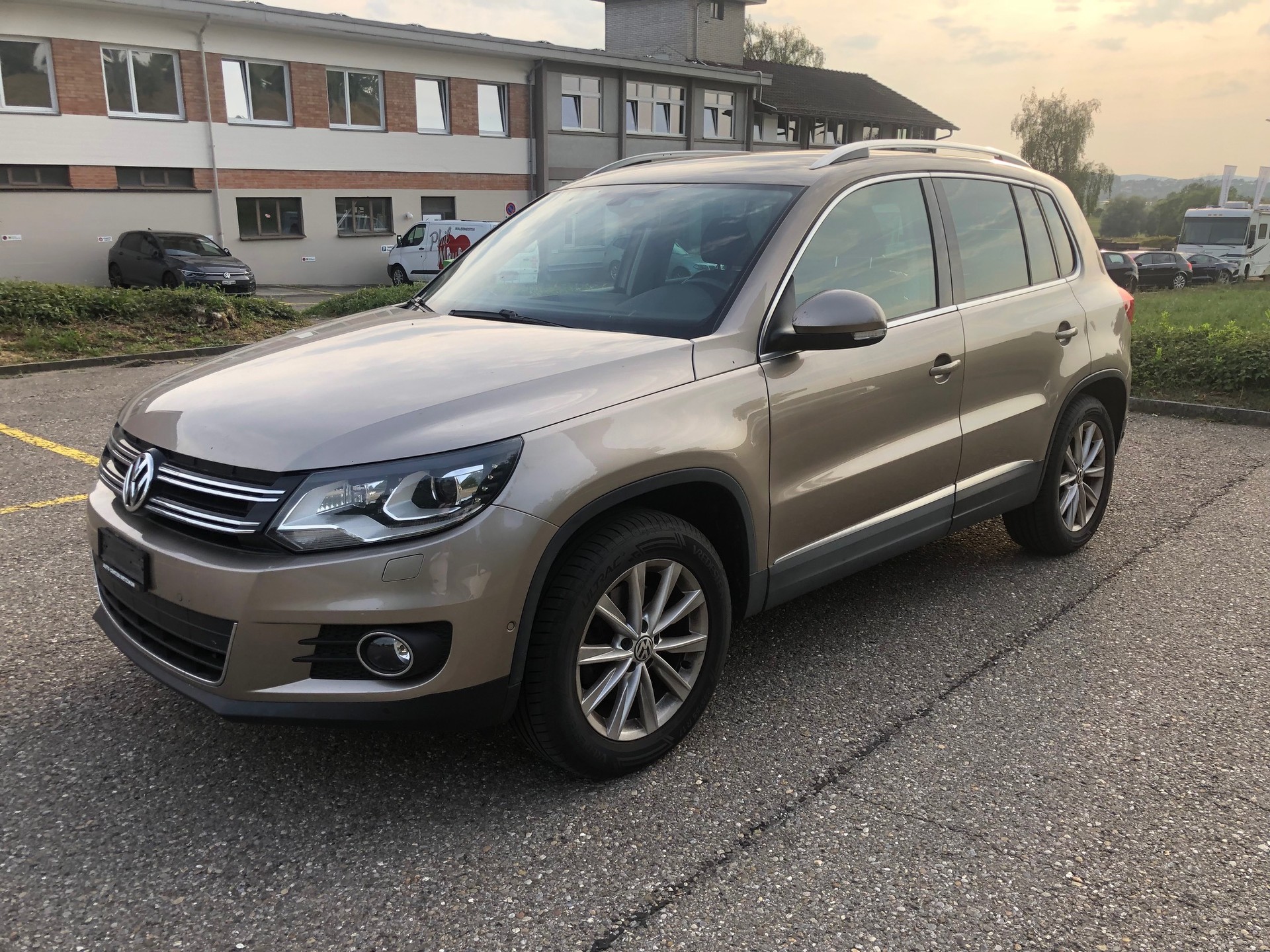 VW Tiguan 2.0 TSI Design 4Motion-image-1