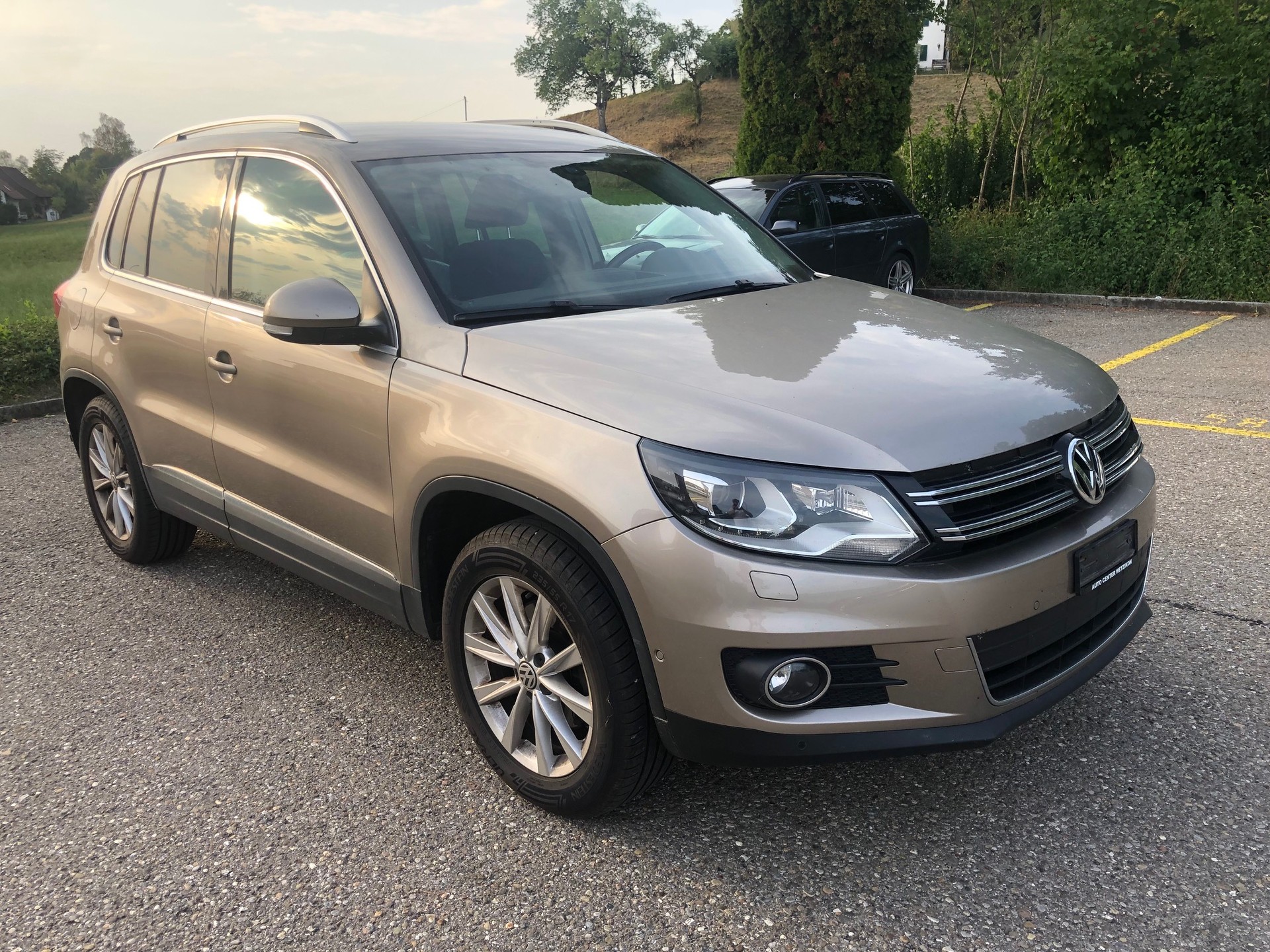 VW Tiguan 2.0 TSI Design 4Motion-image-0