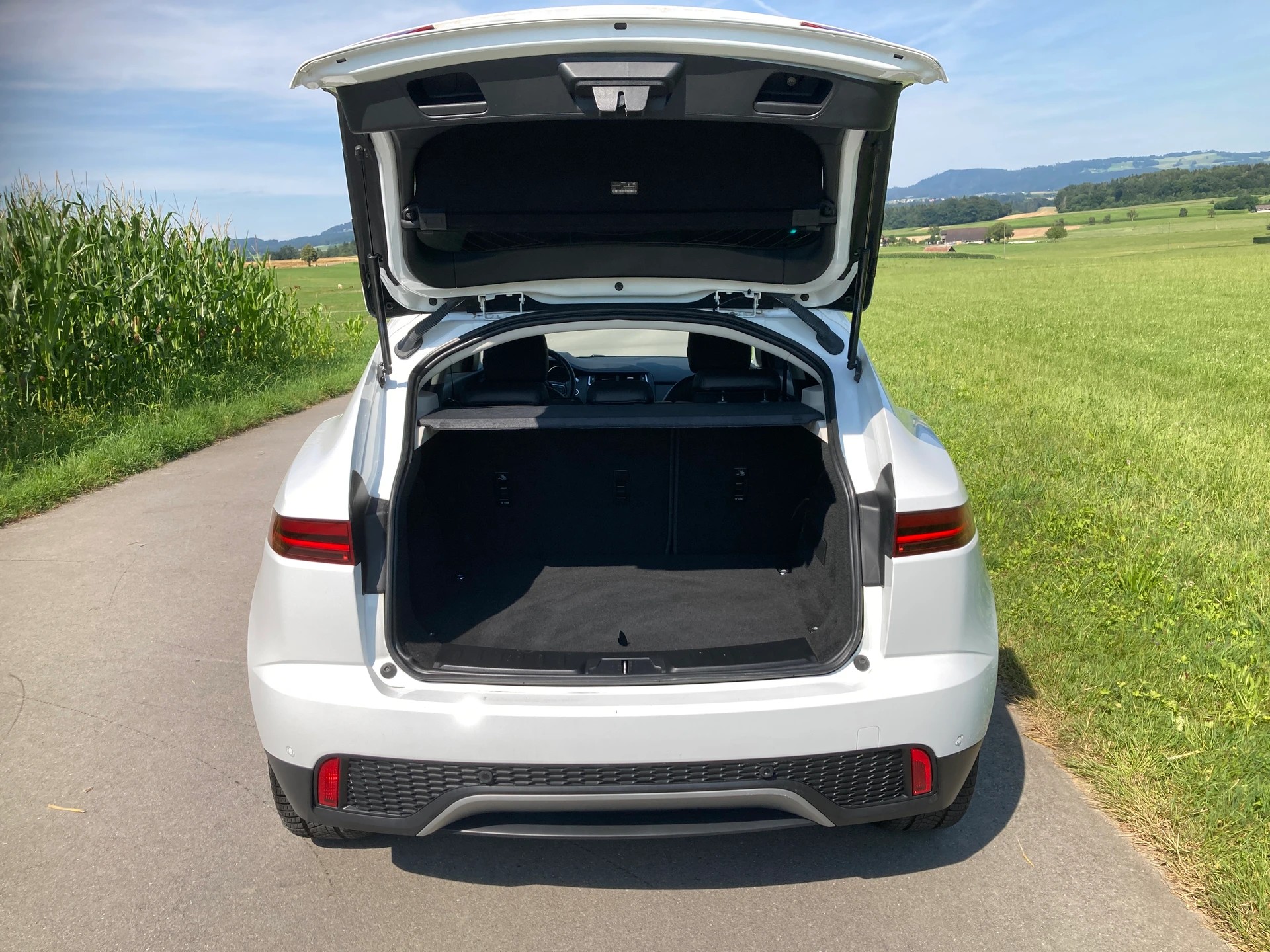 JAGUAR E-Pace 2.0d D150 AWD Automatik-image-4