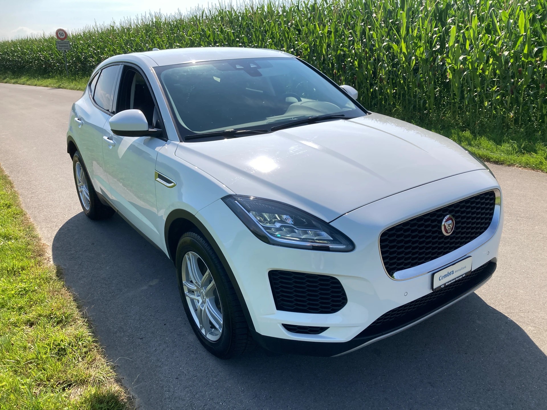 JAGUAR E-Pace 2.0d D150 AWD Automatik-image-1