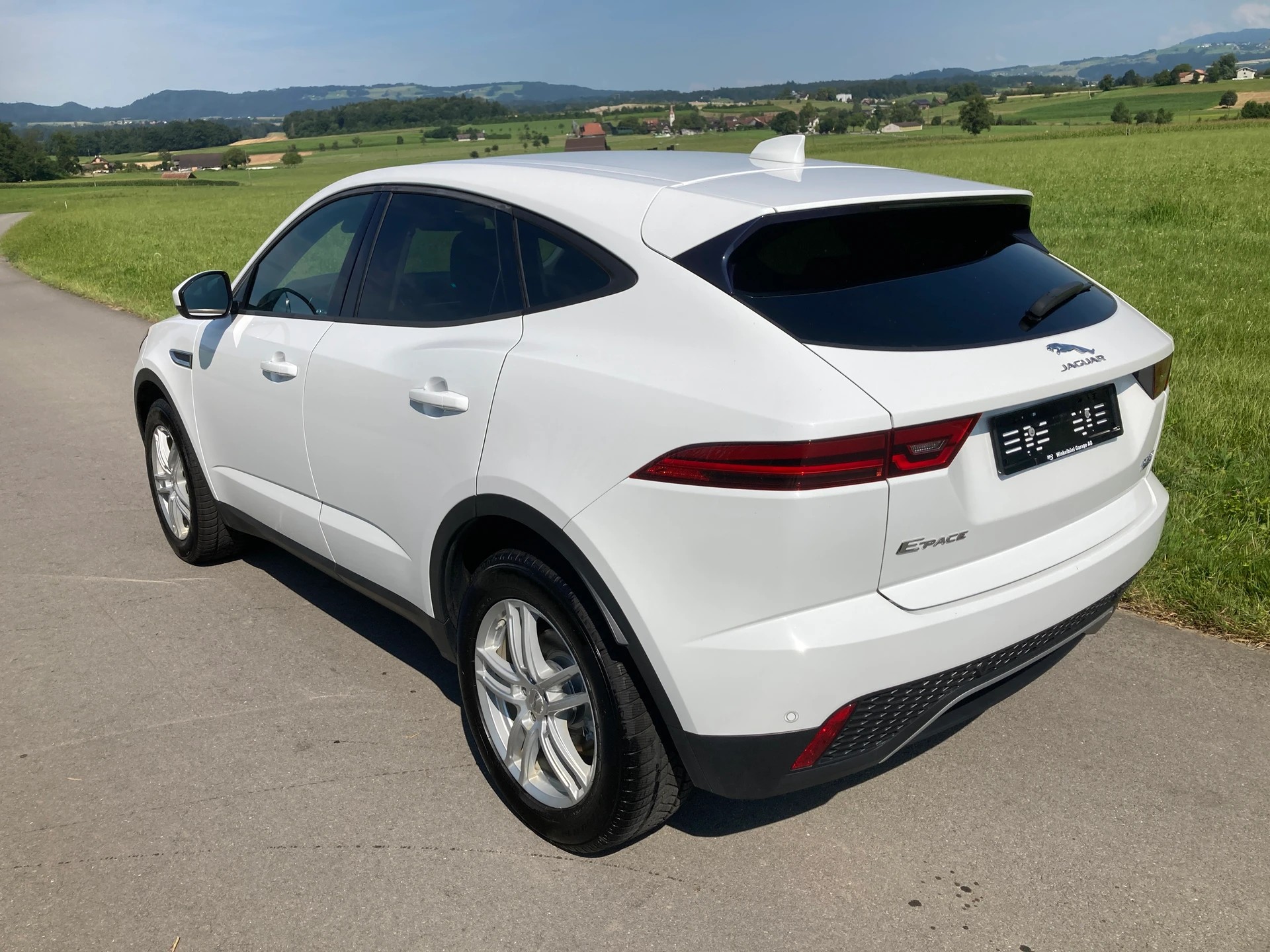 JAGUAR E-Pace 2.0d D150 AWD Automatik-image-2