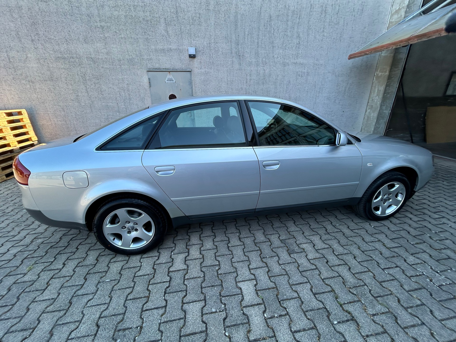AUDI 2.8 E V6 30V-image-2