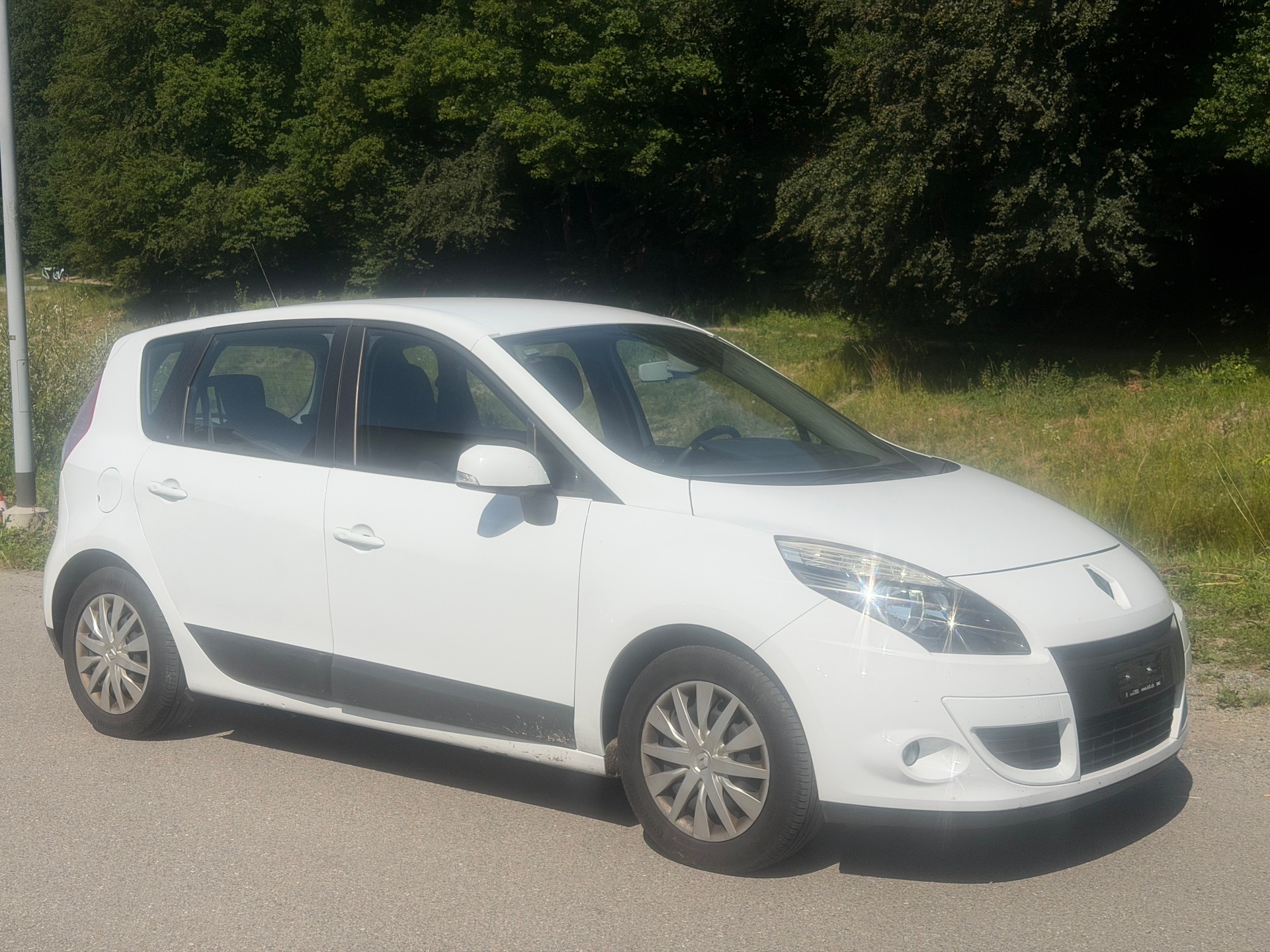 RENAULT Scénic 1.4 16V Turbo Privilège-image-0