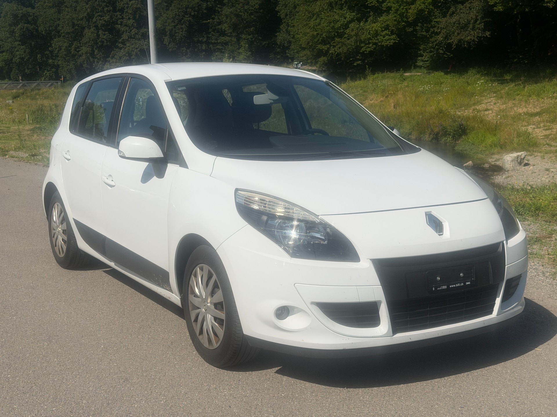RENAULT Scénic 1.4 16V Turbo Privilège-image-1