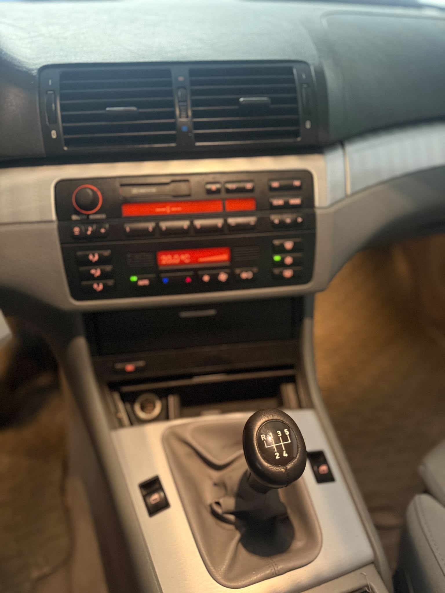 BMW 318i Touring // MFK NEU-image-8