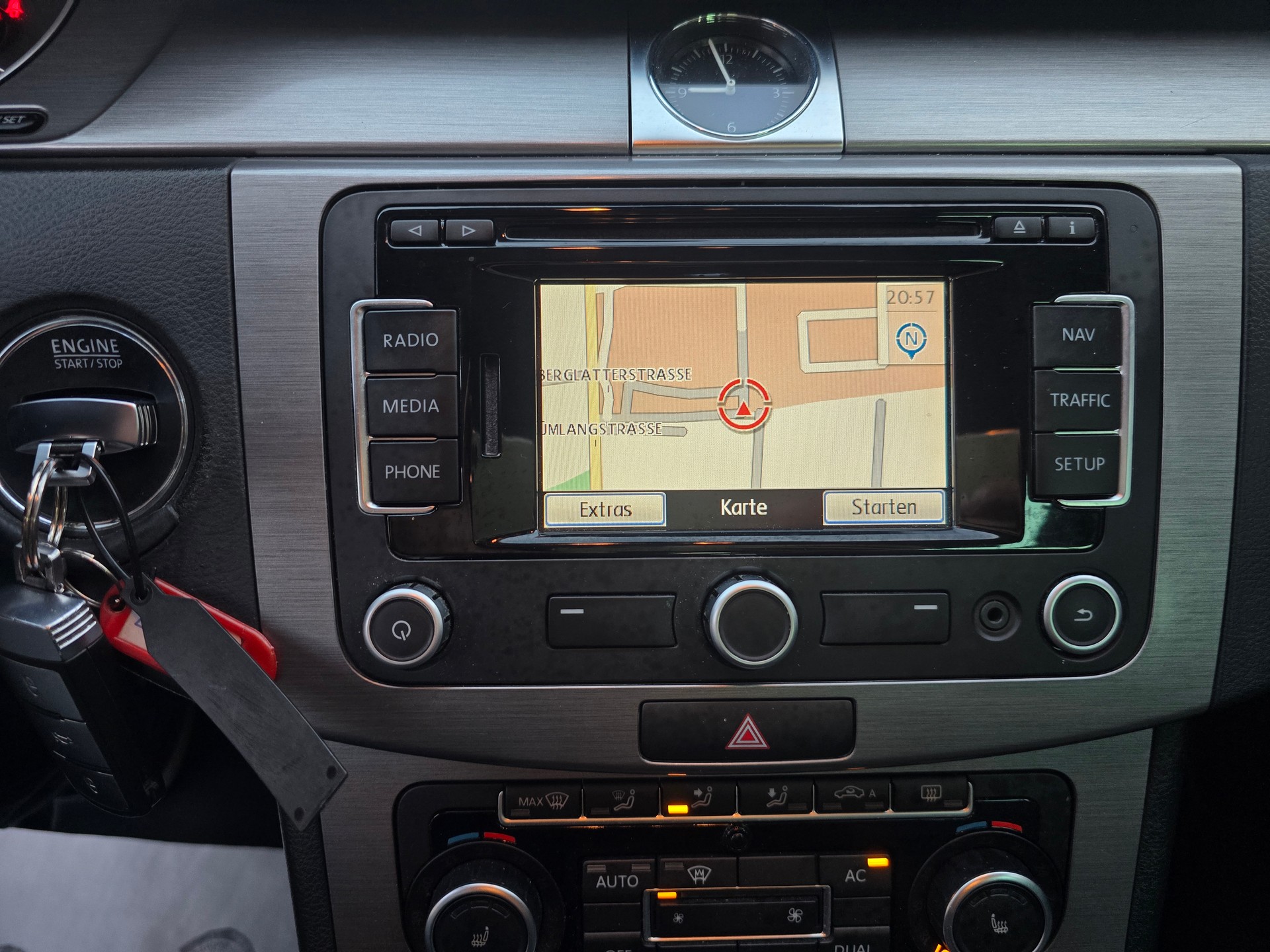 VW Passat Variant 2.0 TDI BMT Trendline-image-19