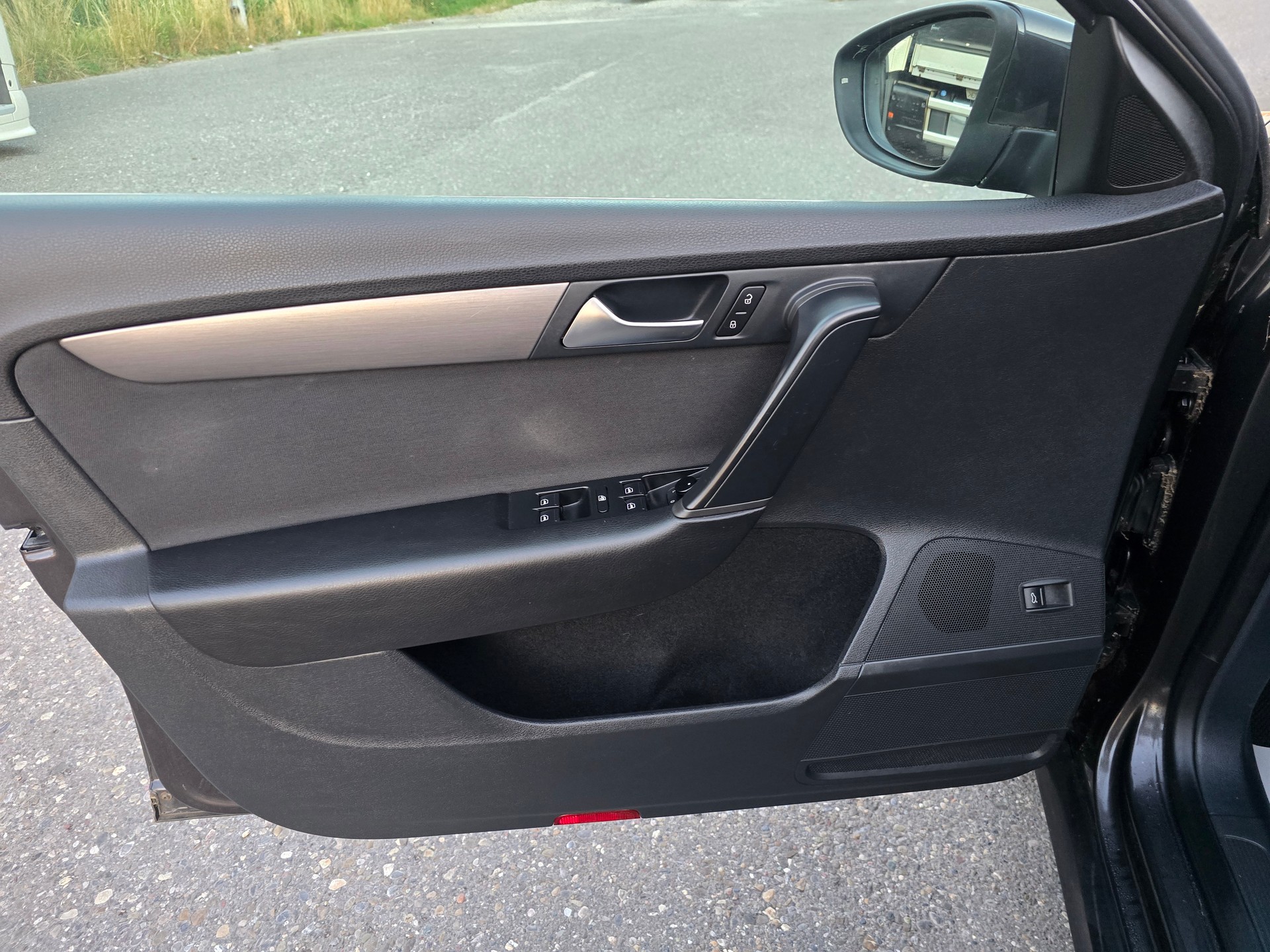 VW Passat Variant 2.0 TDI BMT Trendline-image-12
