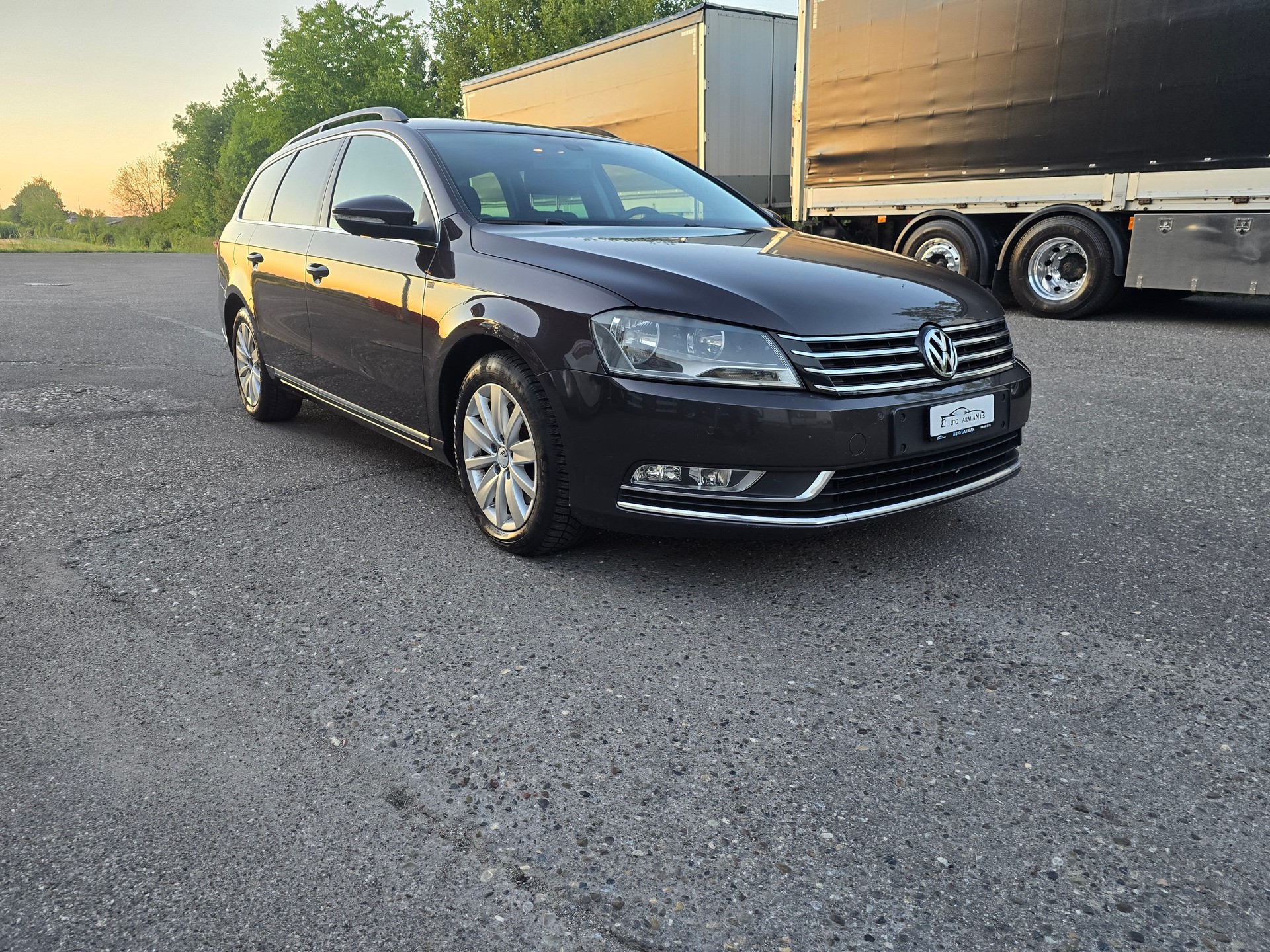 VW Passat Variant 2.0 TDI BMT Trendline-image-1