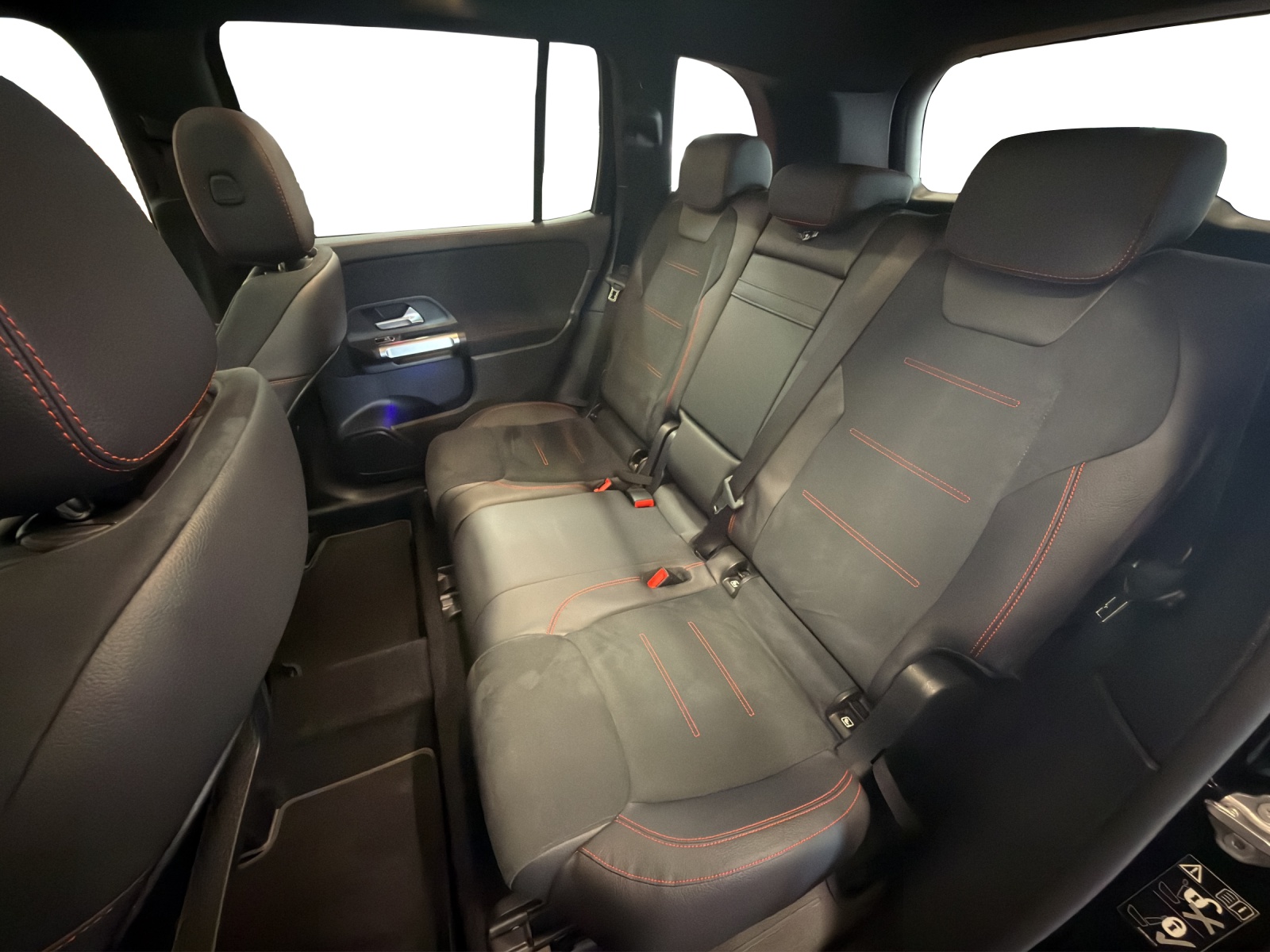 MERCEDES-BENZ GLB 35 AMG 4 MATIC-image-13