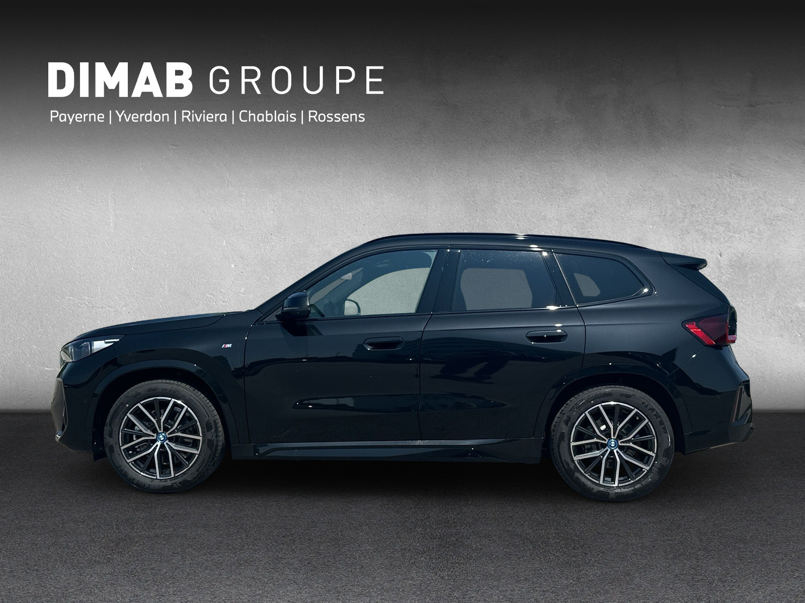 BMW iX1 xDrive 30 M Sport-showroom-element-1