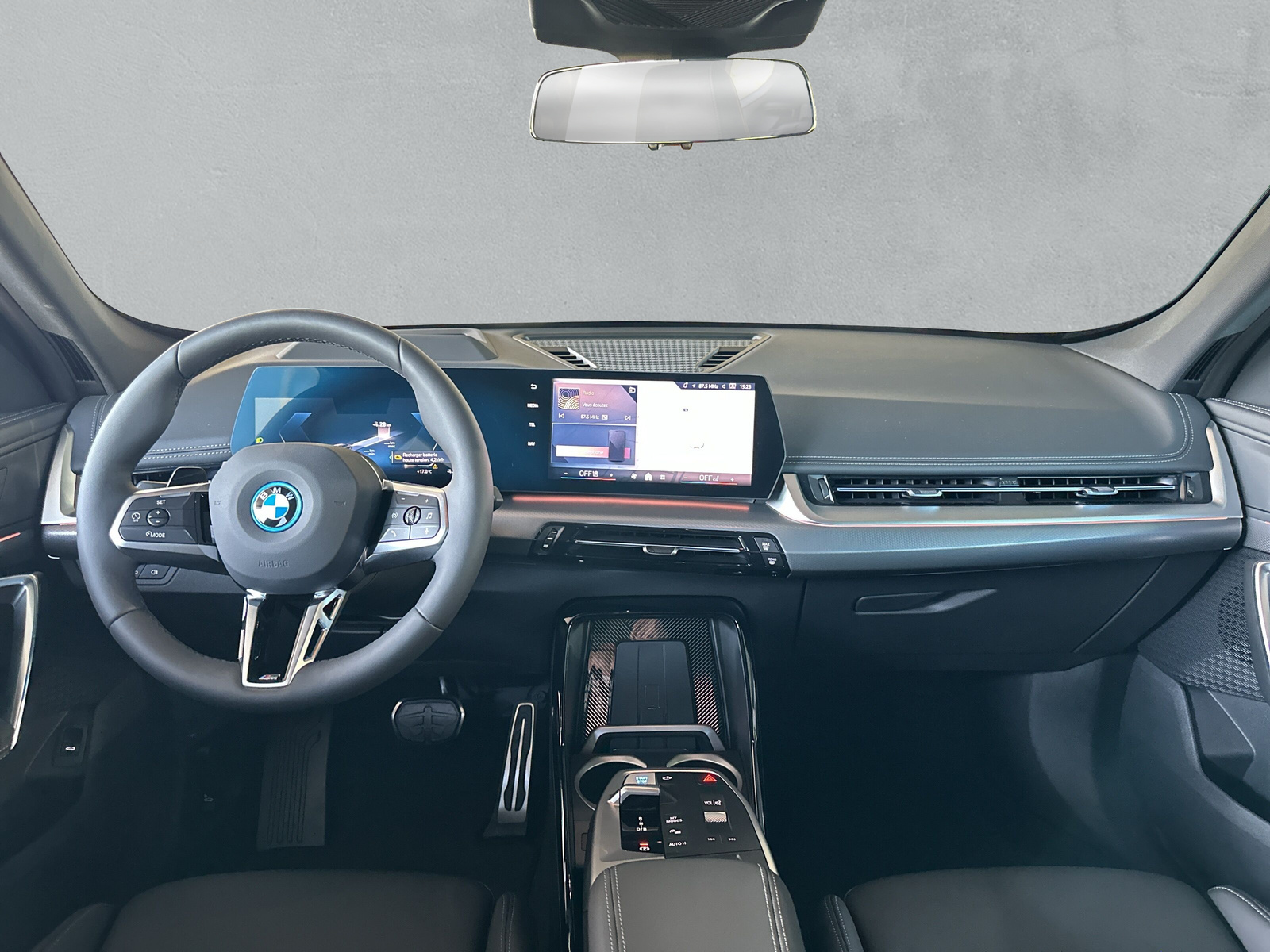 BMW iX1 xDrive 30 M Sport-image-11
