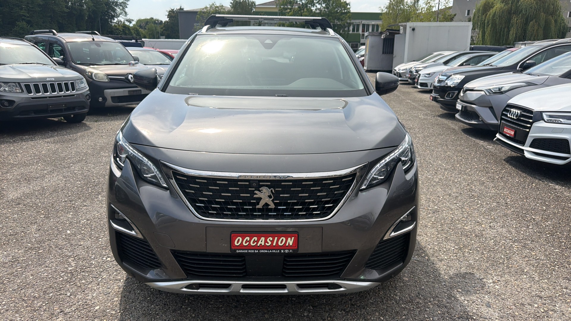PEUGEOT 5008 1.2 Pure Tech Allure EAT-image-0