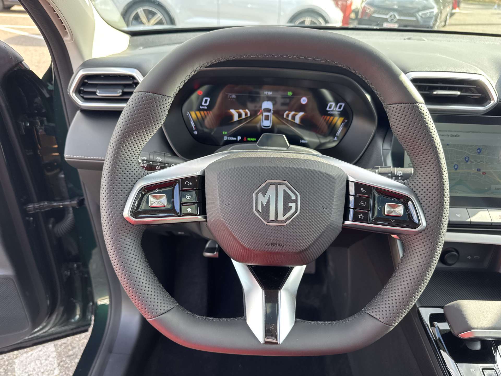 MG ZS 1.5 HEV Luxury Automat-image-15