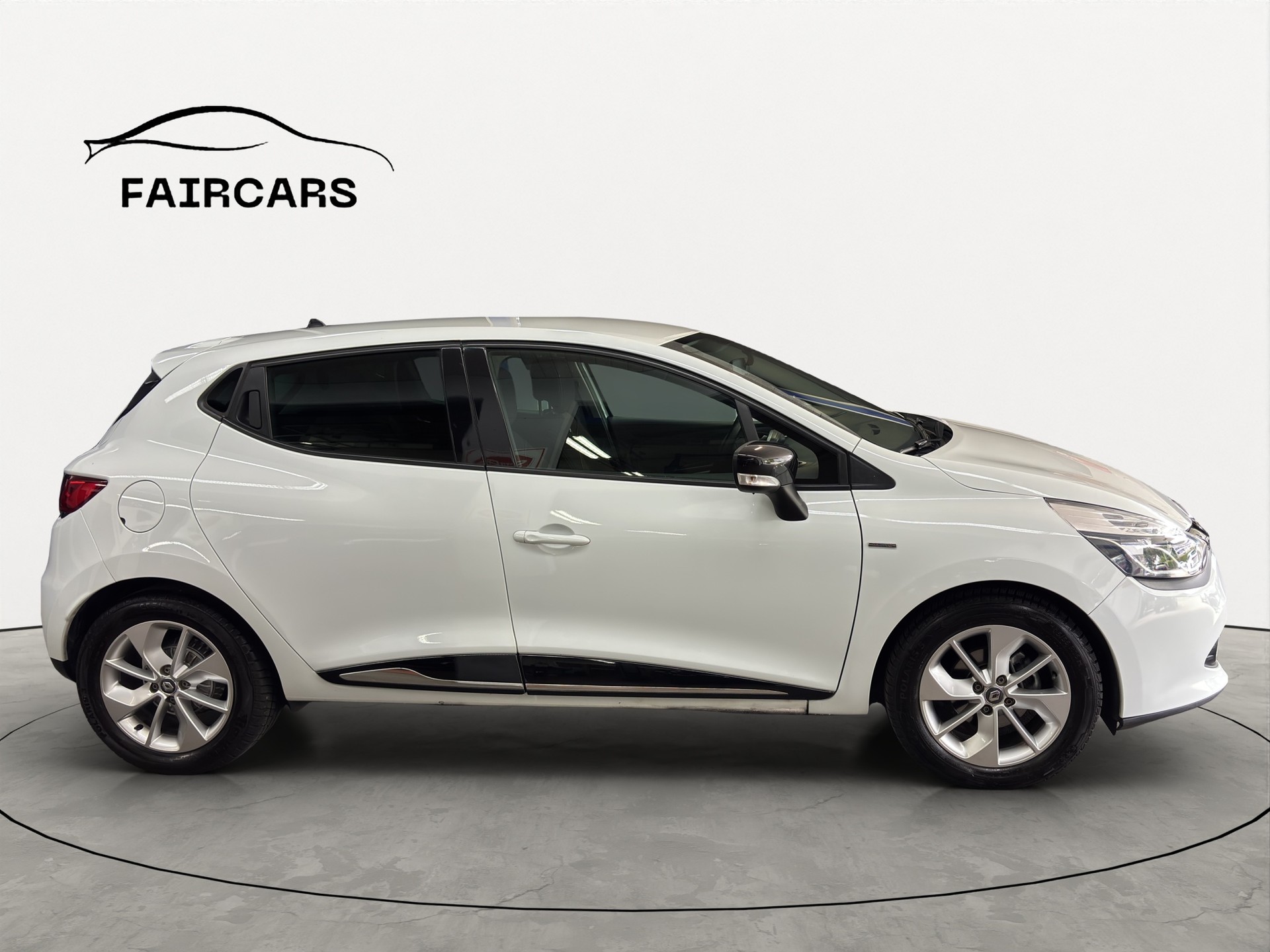 RENAULT Clio 1.2 16V T Limited EDC-image-6