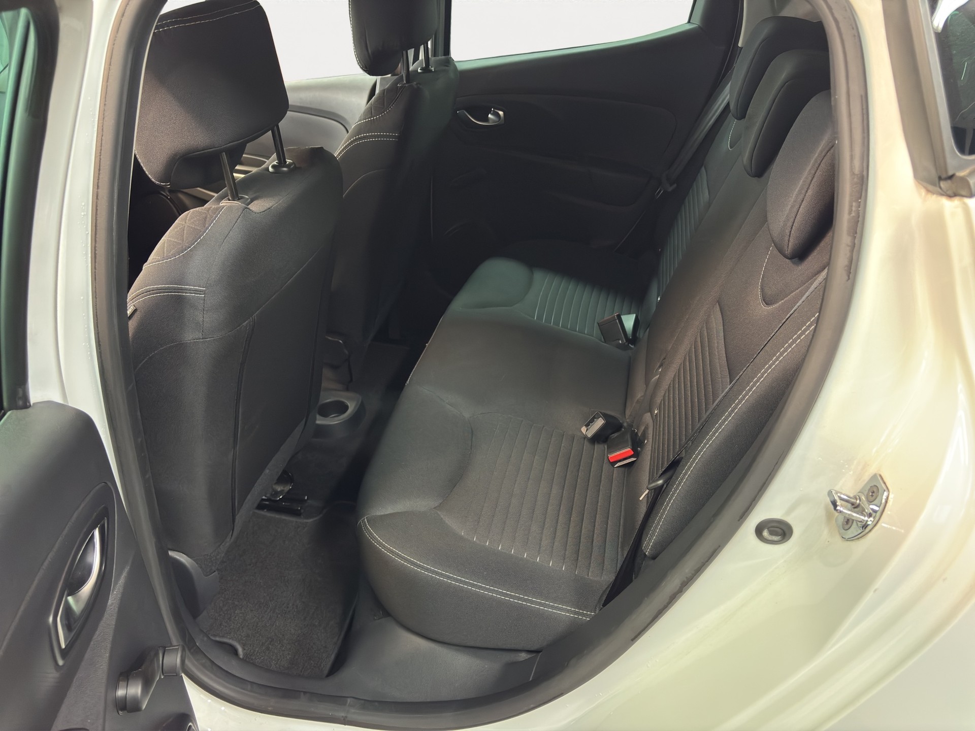 RENAULT Clio 1.2 16V T Limited EDC-image-12