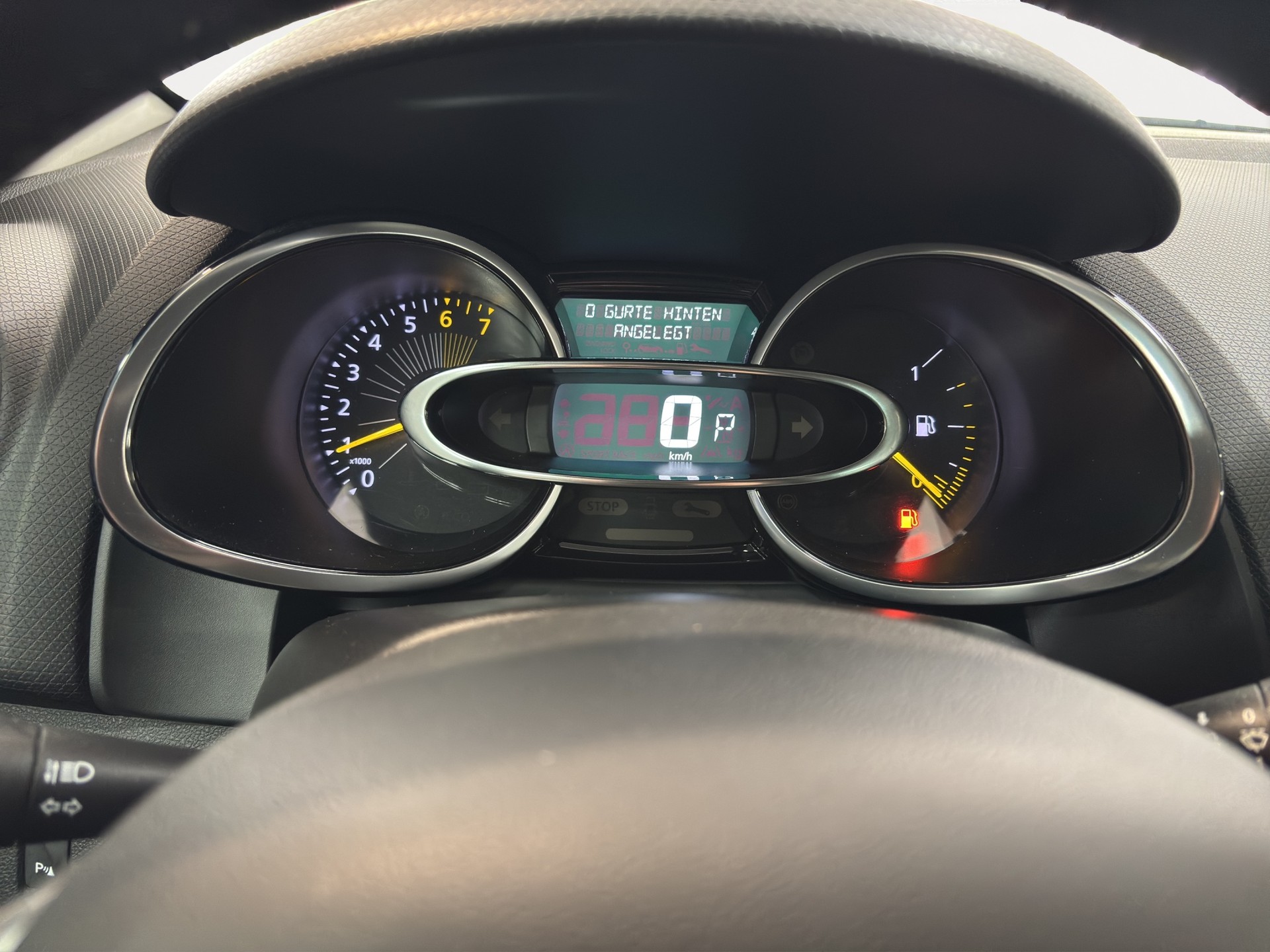 RENAULT Clio 1.2 16V T Limited EDC-image-10