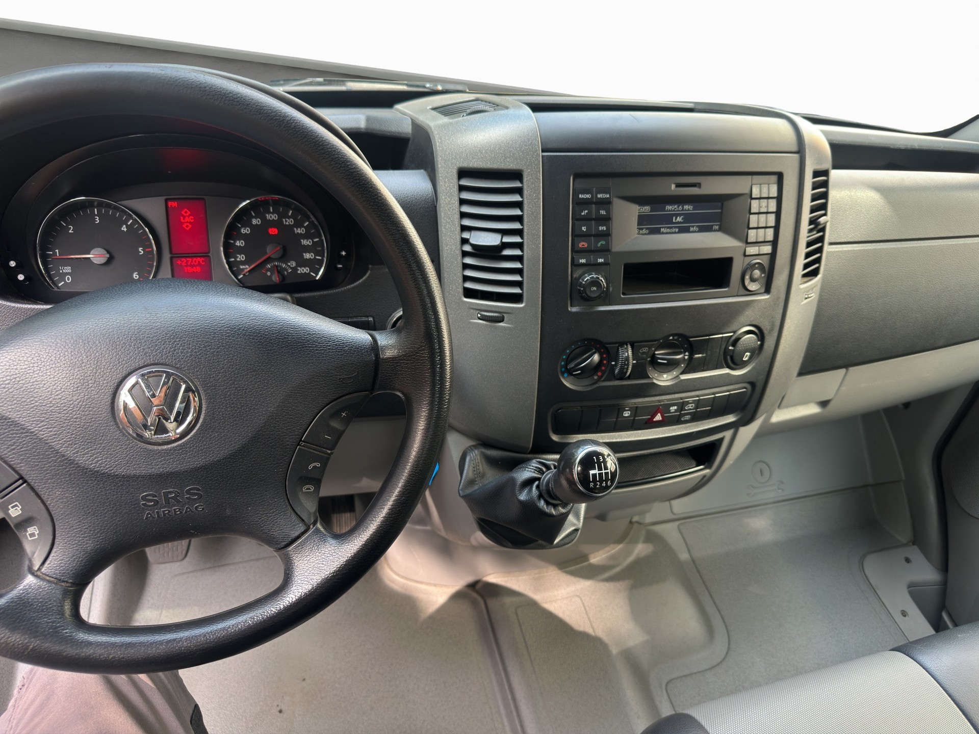 VW Crafter 35 2.0 TDI CR-image-9